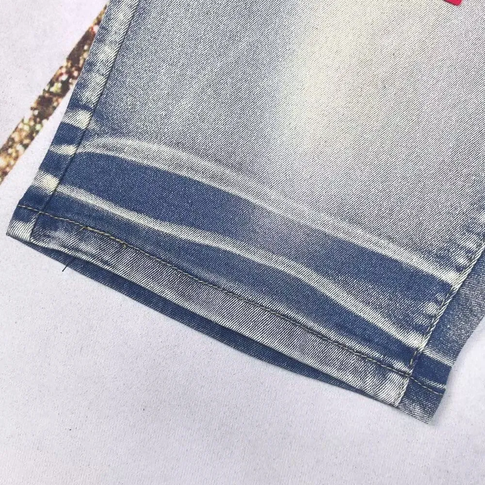 P150 Top replica AMIRI denim shorts AMIRI high street basic ripped tight stretch jeans trousers Amiriamiri is transliterated as Emil, which is the name of the founder. Mike Amiri, the founder of amiri, grew up in Los Angeles, USA. He was influenced by the local street culture Rock since he was a child, so he founded the amiri brand named after himself. A variety of trendy clothing meets the needs of different trendy players. Amiri clothing has novel and unique styles and is a well-known street brand in the United States. Many of its styles and styles are loved by many street photographers. Various clothing styles meet the needs of different people, show their unique temperament, and show the trend of dressing. amiri's jeans are relatively famous. Not only do they have many styles, but the quality of the jeans is also very good. Many celebrities have also worn amiri brand jeans. Fashionability.  Color; picture color Size: m l xl xxl