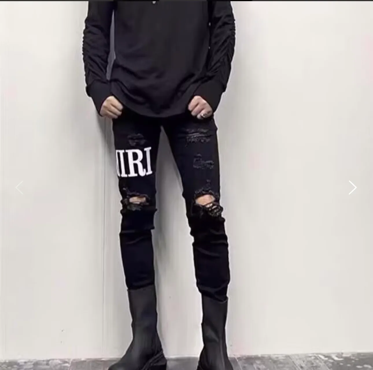 #M71 P168💰 AMIRI patch embroidery jeans trousers AMIRI high street basic ripped tight elastic jeans trousers amiri brand jeans break the production process and cutting of the original jeans, the fabrics are softer and more comfortable Hand-sewn collar label Customized logo buttons Genuine leather tag Color: Picture color Size: 30-32-34-36