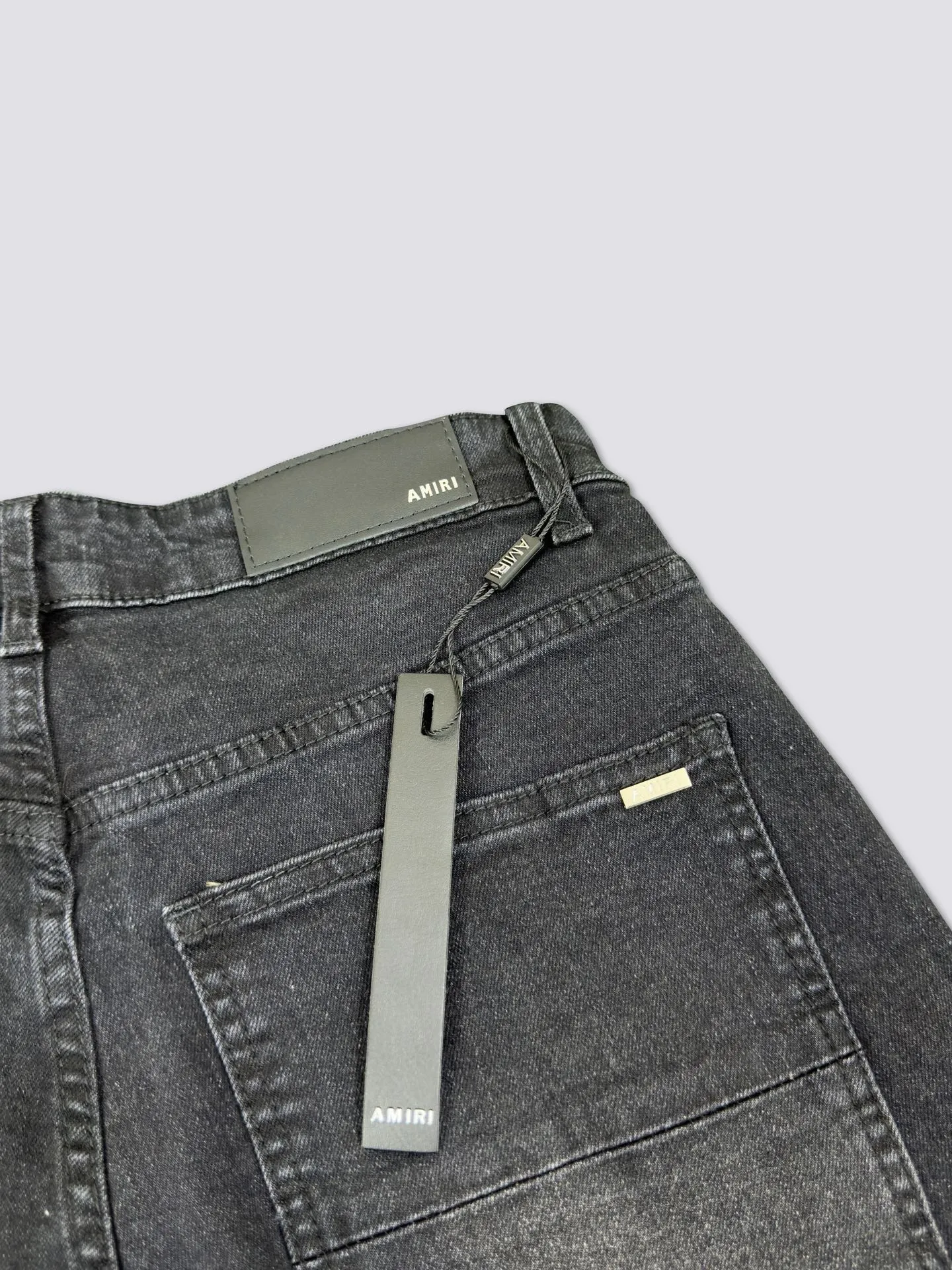 AMIRI's new jeans washed towel embroidered logo denim trousers are the same for men and women Color: Black Size: S-XL (28-34)