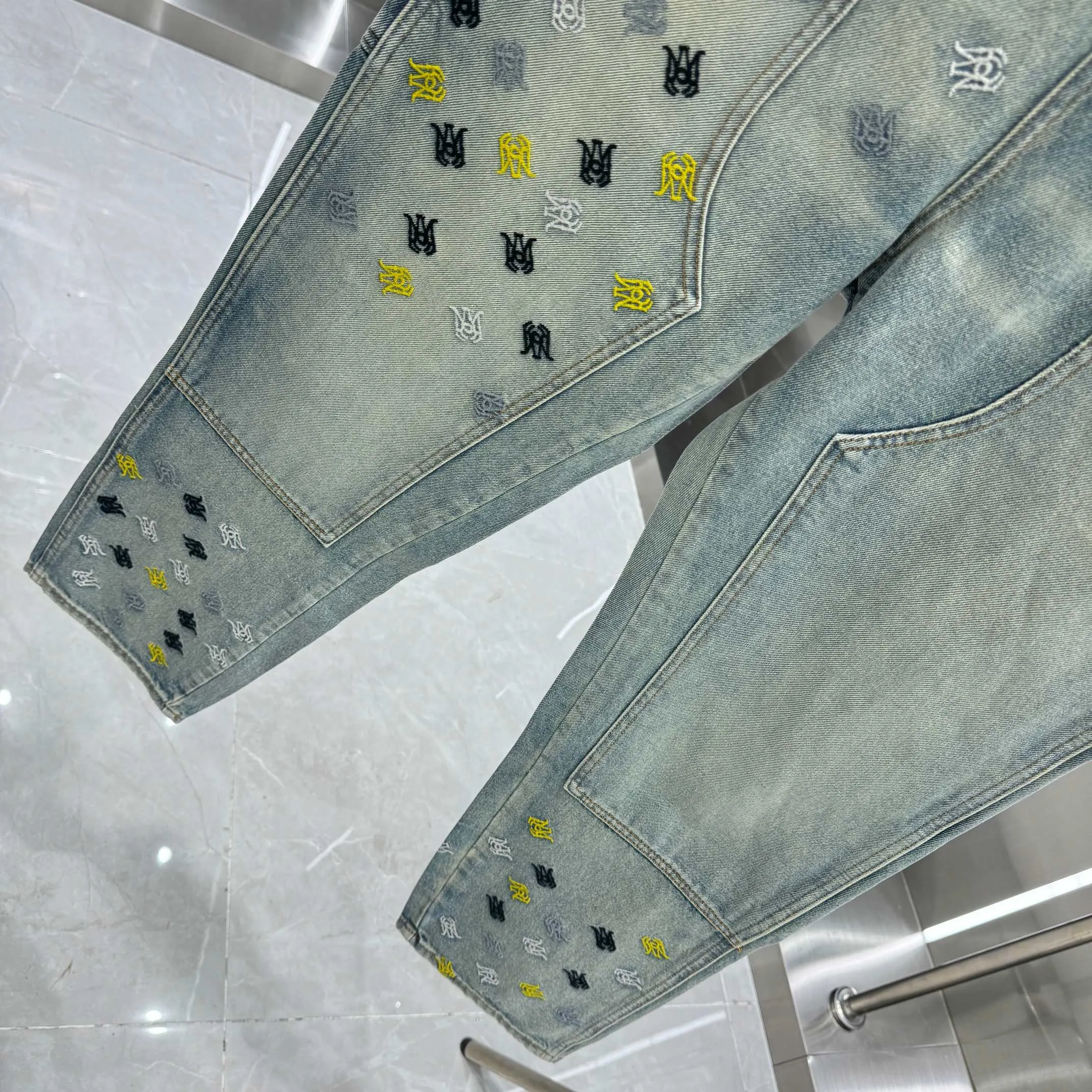 P290 Amiri pattern LOGO embroidery workwear street fashion loose straight jeans Color light blue Size 30 32 34 36 38