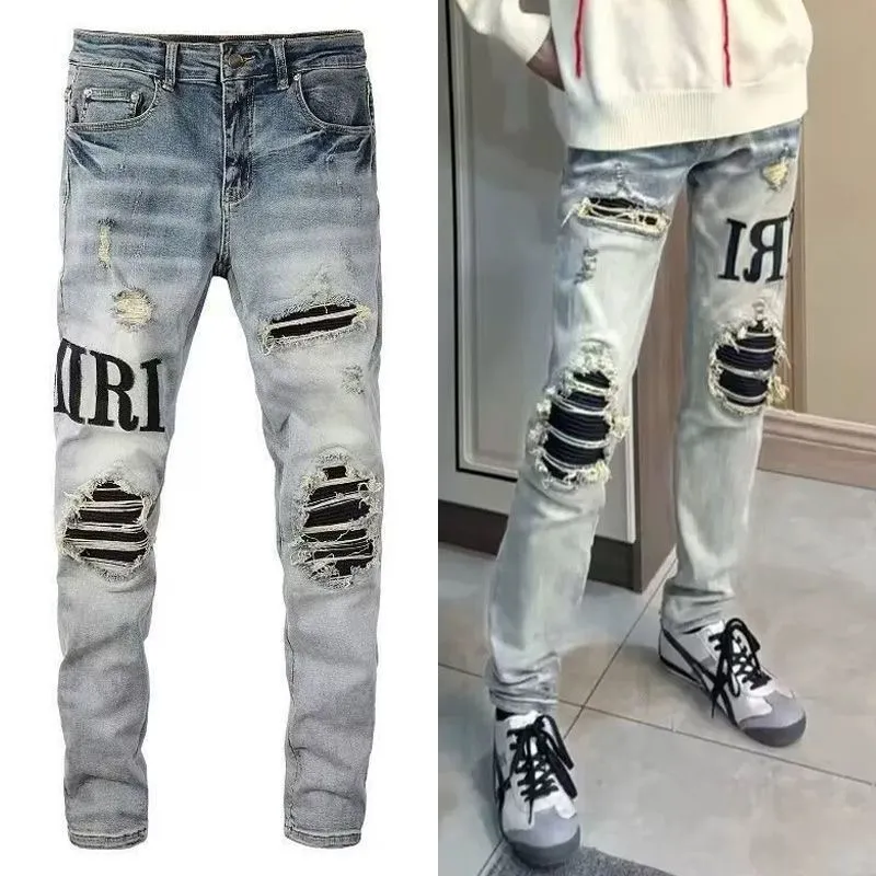 #M11 P168💰 AMIRI patch embroidery jeans trousers AMIRI high street basic ripped tight elastic jeans trousers amiri brand jeans break the production process and cutting of the original jeans, the fabrics are softer and more comfortable Hand-sewn collar label Customized logo buttons Genuine leather tag Color: Picture color Size: 30-32-34-36