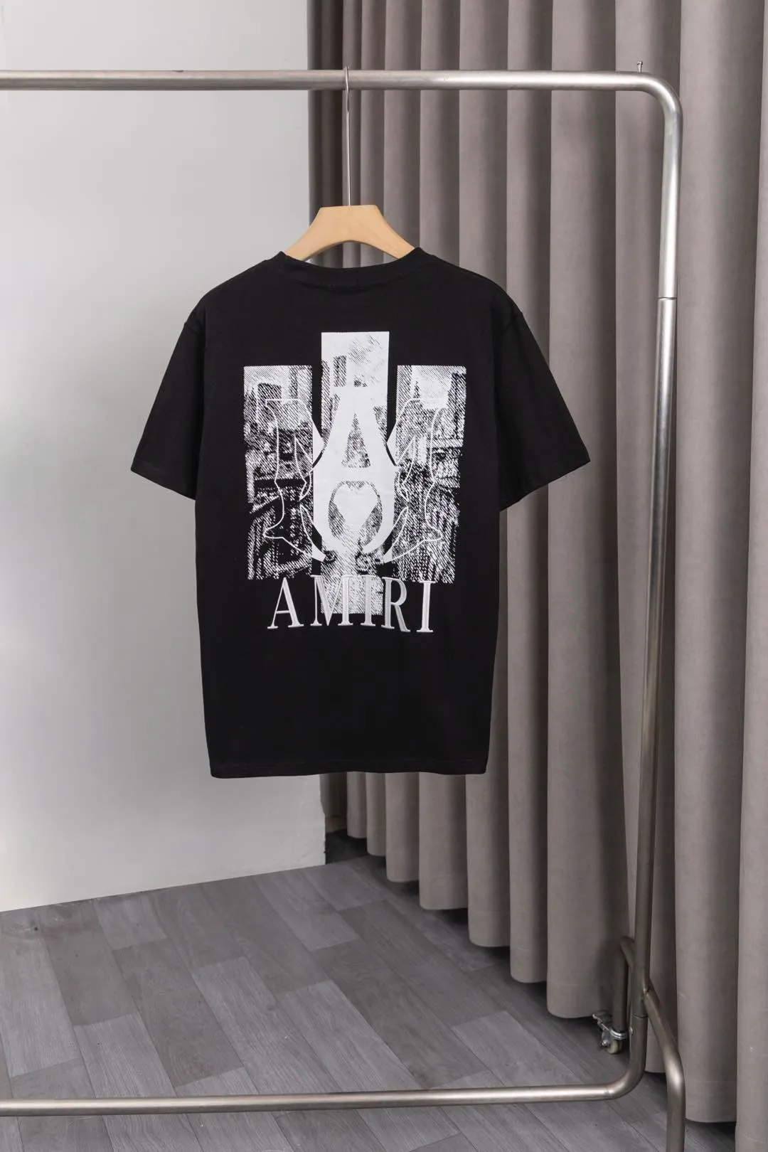 P130 Color: black, white, size: M～3XL