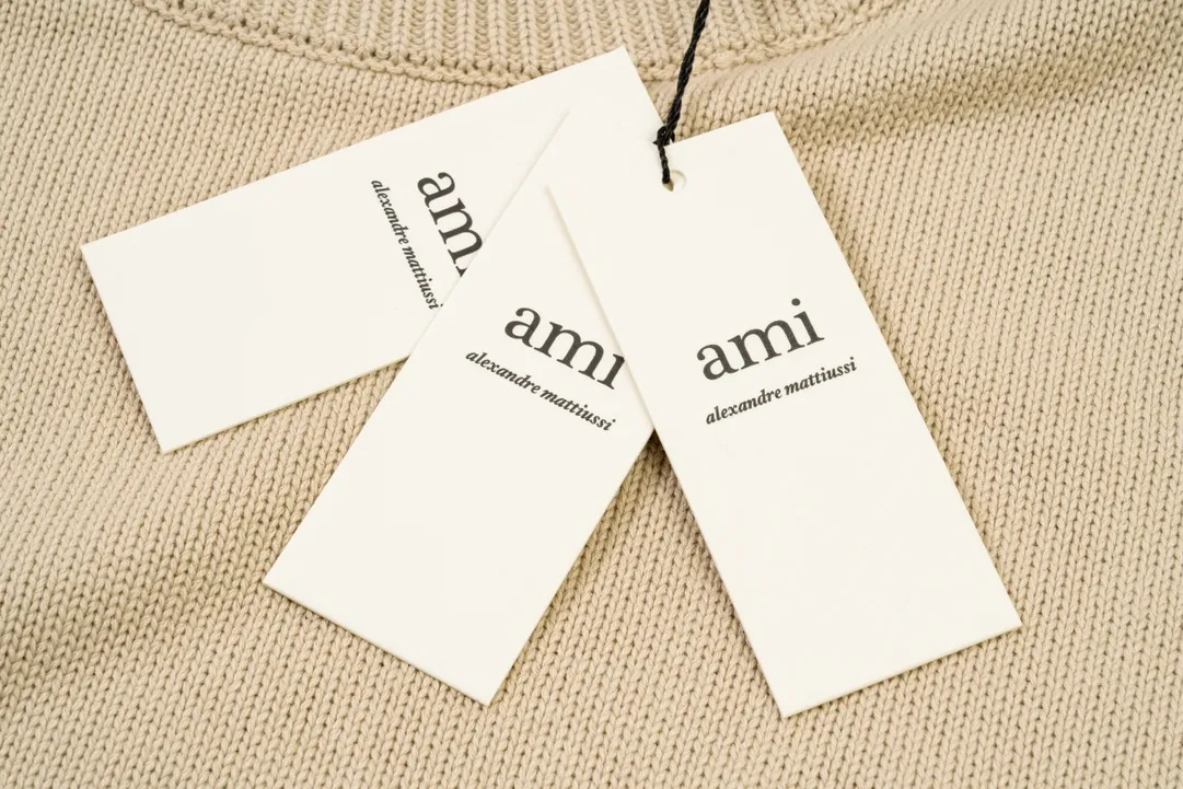 A8115# AMI Paris 2023 New Arrival Love Towel Embroidered Round Neck Sweater Single Piece M Size 750g Oversize Version Same Style for Men and Women Color: Black White Sky Blue Vanilla Apricot Size Number: S-XL