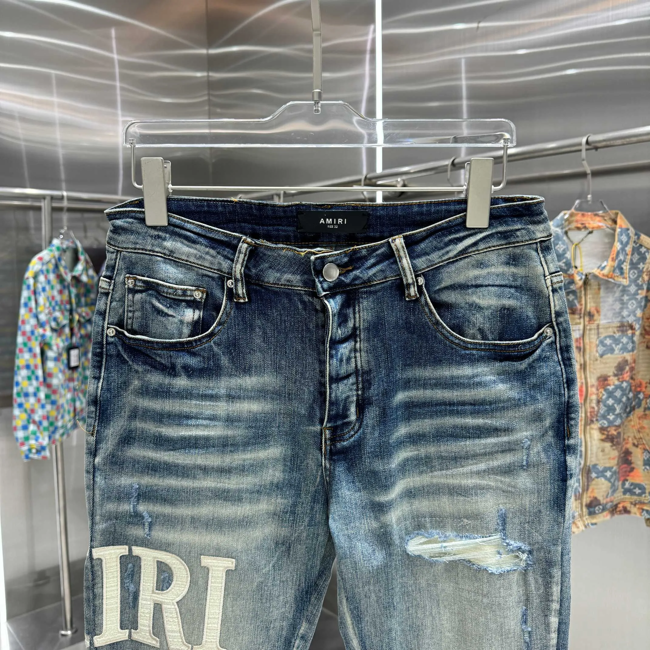 P290 Amiri ripped leather letter embroidery craft street fashion slim fit stretch jeans color blue size 30 32 34 36 38