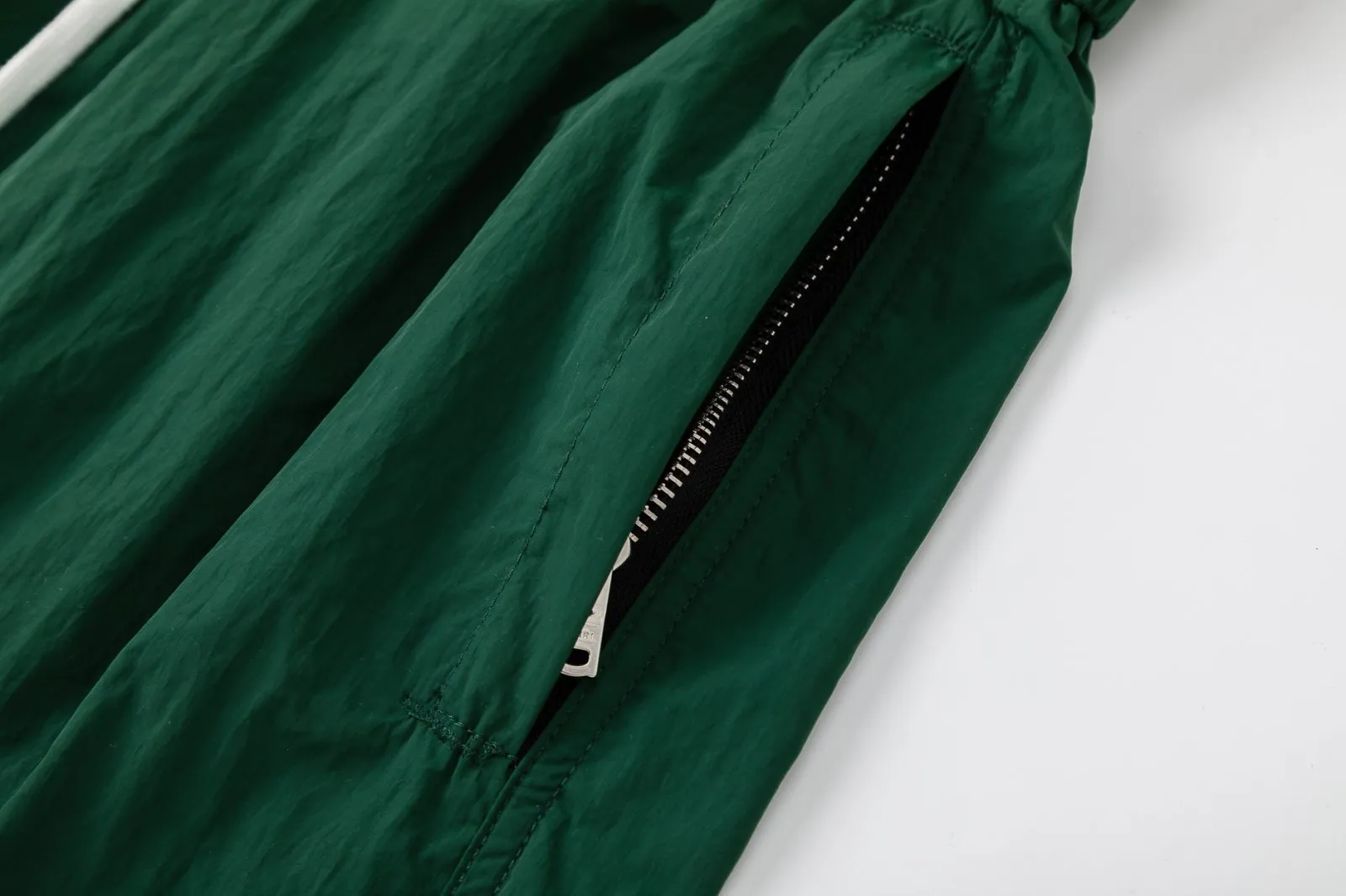 DK018#P230, AMIRI lettering film logo, cool and skin-friendly casual sports beach pants, color: black, dark green, size: S M L XL