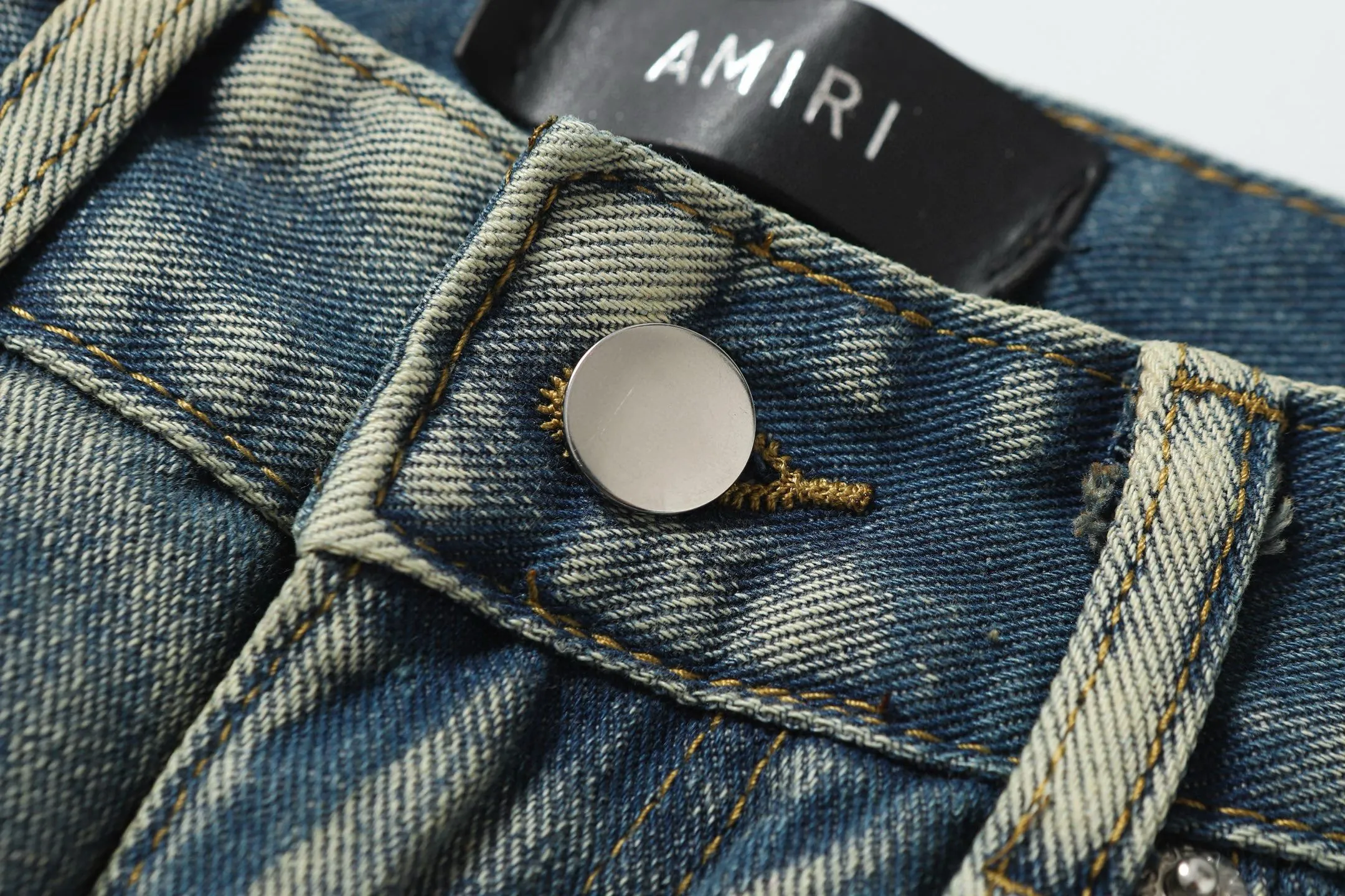 P270 AMIRI patch embroidery jeans trousers AMIRI high street basic ripped jeans trousers Color: Picture color Code number: 28-36