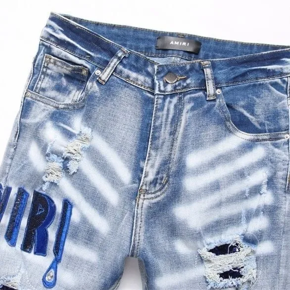 #M94 P168💰 AMIRI patch embroidery jeans trousers AMIRI high street basic ripped tight elastic jeans trousers amiri brand jeans break the production process and cutting of the original jeans, the fabrics are softer and more comfortable Hand-sewn collar label Customized logo buttons Genuine leather tag Color: Picture color Size: 30-32-34-36