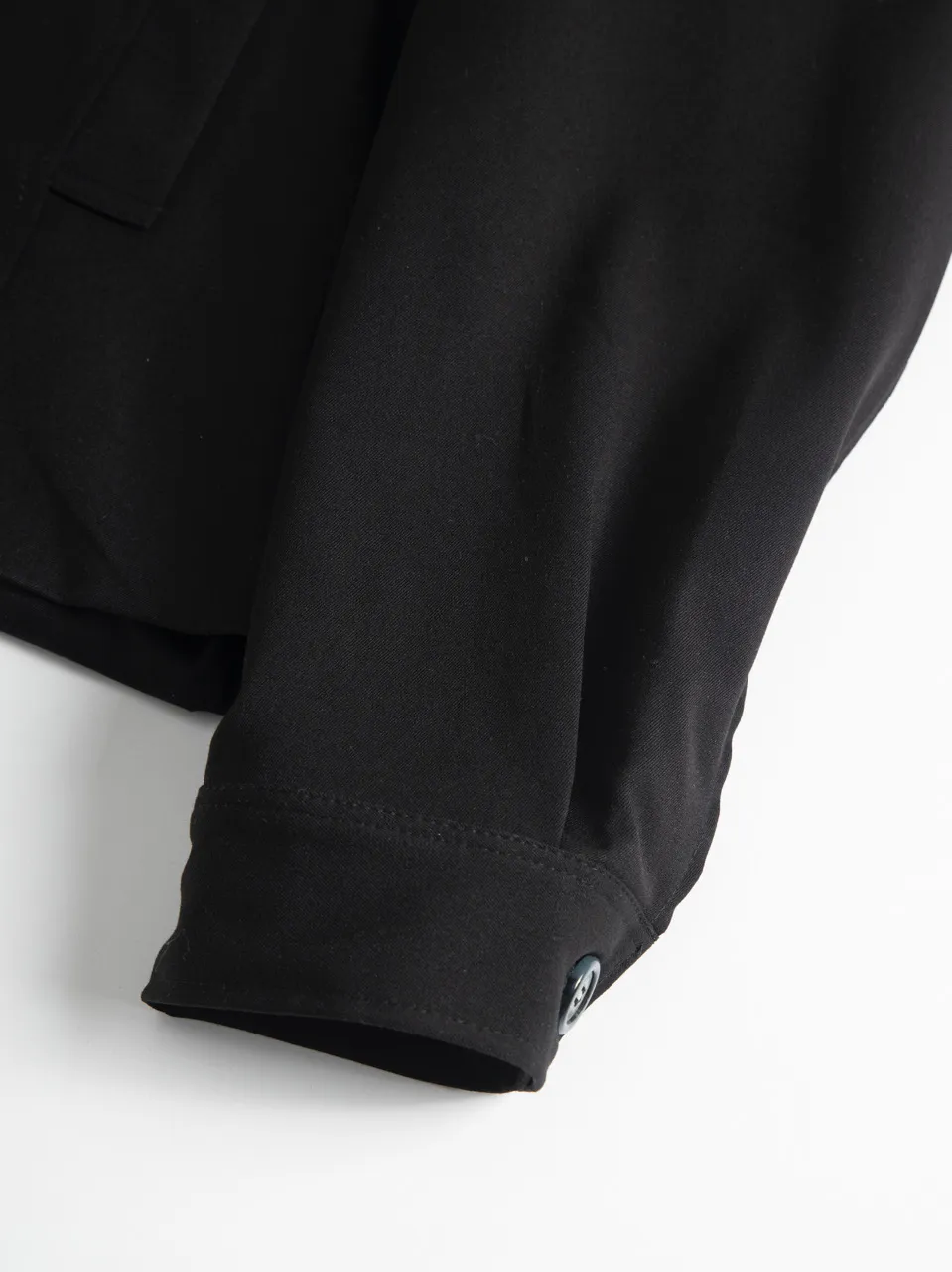 🅿️560 Style No. C902 [Amicus Animae Fallen Palace Jacket] Three-dimensional tailoring Encrypted twill 600 compoundable fabric cupro silk lining Multi-cut deconstructed armor-style cutting structural lines Short and wide version Hidden shoulder pads Ins hot style Upper body is handsome Size chart/FORM S Shoulder width 48.8 Bust 116 Hem 110 Sleeve length 65 M Shoulder width 50 Bust 120 Hem 114 Sleeve length 66.5 L Shoulder width 51.2 Bust 124 Hem 118 Sleeve length 68 XL Shoulder width 52.4 Bust 128 Hem 122 Sleeve length 69.5