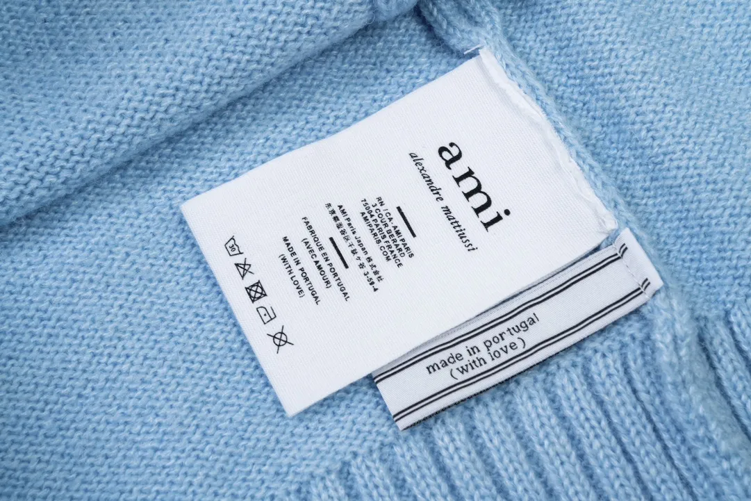A066# AMI Paris 2023 new white big love towel embroidered seahorse wool cardigan wool Oversize version, same style for men and women Color: sky blue tender pink Size: S-XL