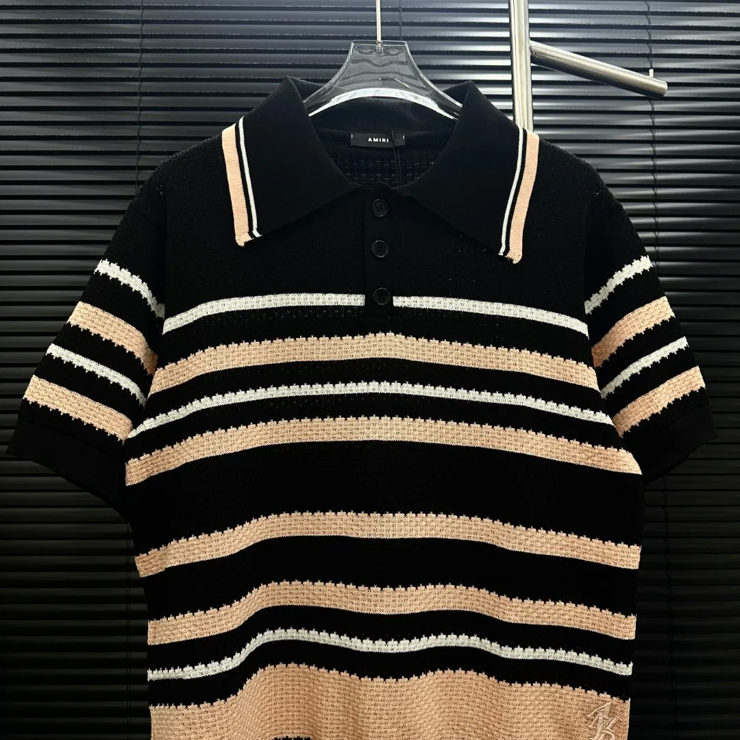 P250 Style: AMIRI striped patchwork embroidered knitted POLO Size: S-XXL Fabric: Wool blend Accessories: Full set of customized original accessories No gender distinction, same style for men and women