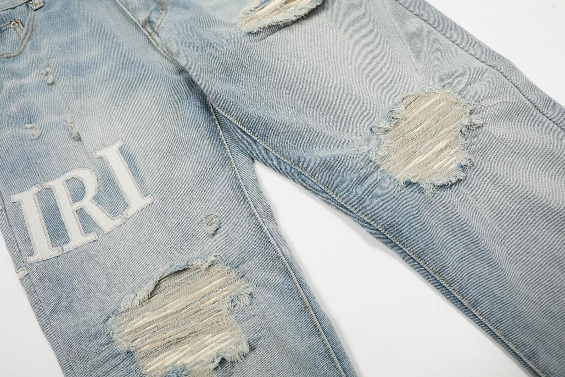 #M06 P168💰 AMIRI patch embroidery jeans trousers AMIRI high street basic ripped tight elastic jeans trousers amiri brand jeans break the production process and cutting of the original jeans, the fabrics are softer and more comfortable Hand-sewn collar label Customized logo buttons Genuine leather tag Color: blue Size: 30-32-34-36