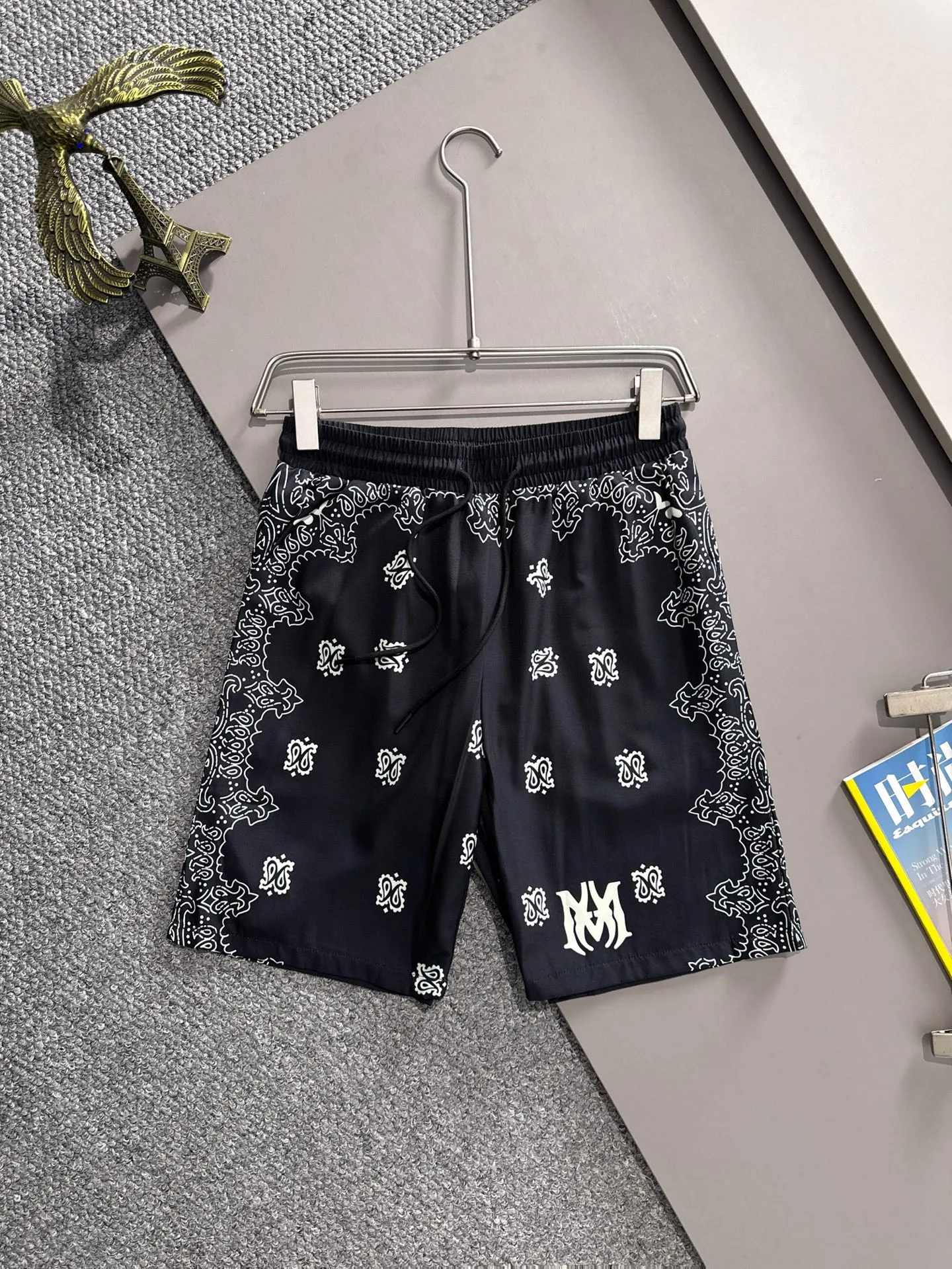 P360 AMIRI 2026 spring and summer classic LOGO design full-print suit, light and thin cotton full-body digital printing, made of high-quality polyester fiber fabric, breathable mesh lining is added to the pants, carefully crafted to a standard version, can be matched separately with clothes, versatile style for leisure time! The classic logo on the whole body is very eye-catching, showing a sense of luxury and style, becoming a classic and mainstream style that never goes out of style and is elegant! Extremely handsome, classic and heroic. Same style for men and women. Size: M-3XL (please note your height and weight when placing an order)