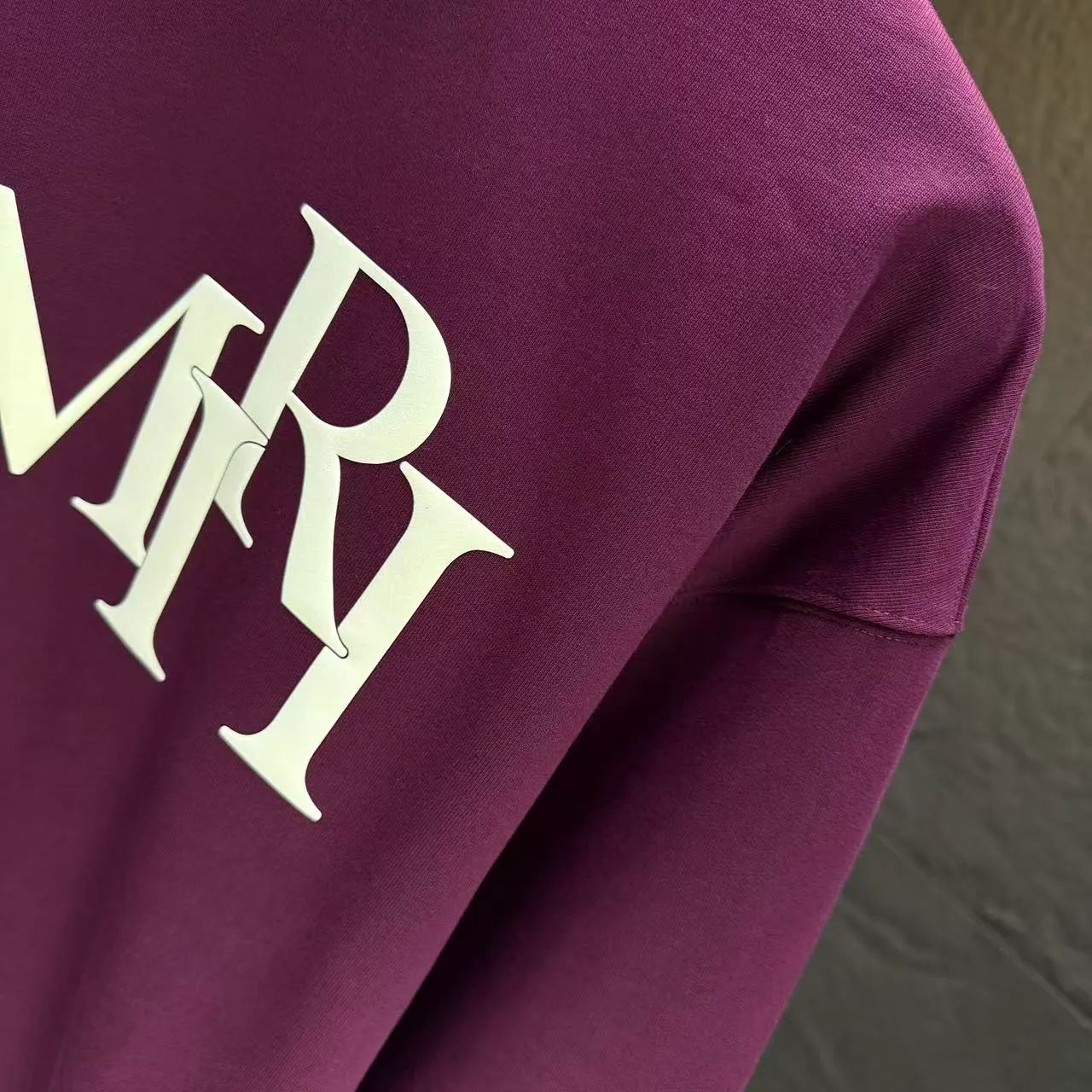 P200 AMIRI* 2025 autumn and winter new round neck sweatshirt 400g terry cotton letter logo three-dimensional foam Color: Black White Gray Purple Size: S M L XL XXL