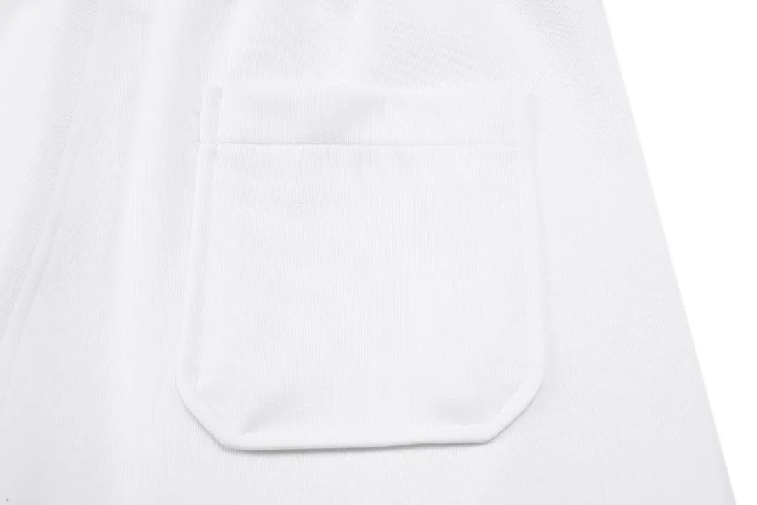 🅿️200 AMI 2025 new model, light luxury, embroidered love letter logo, essential for daily commuting for men and women, casual shorts ·Customized terry fabric ·Elastic + drawstring adjustable waistband ·Imported machine high-density embroidery technology ·Waist label, hangtag, three wash marks complete Color: White Size: M L XL XXL XXXL