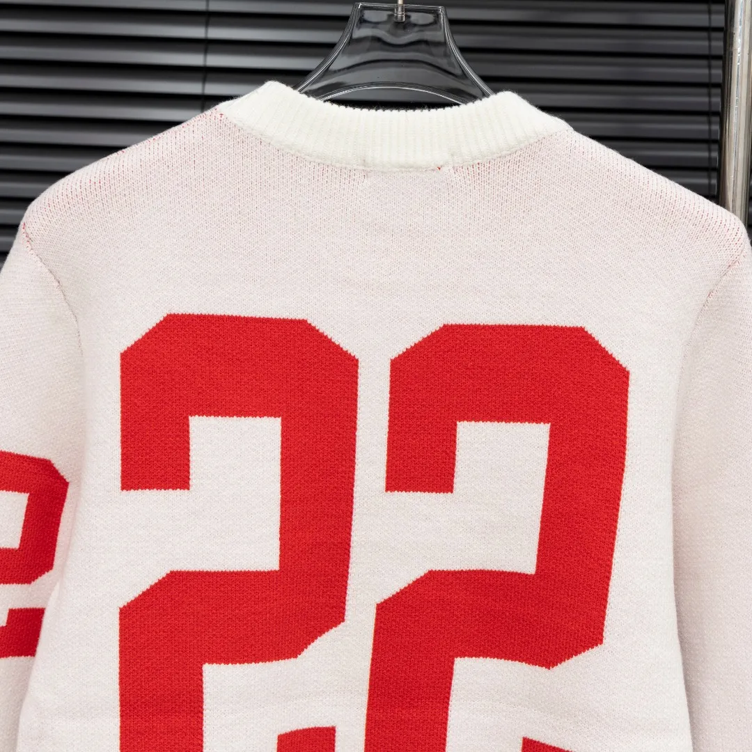 P300 Style: AMIRI Emir 3D letter number 22 long-sleeved sweater Size: S-XXL Fabric: Wool blend Accessories: Full set of customized original accessories No gender distinction, same style for men and women