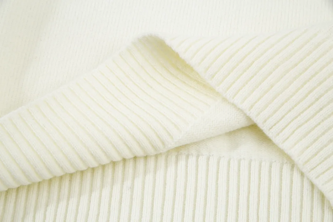 P190 A8149# [Christmas Capsule Series] AMI Paris 2024 new autumn and winter silver big heart alpaca blended soft and waxy knitted turtleneck sweater Oversize version for men and women Color: beige silver heart beige gold heart Size: S-XL