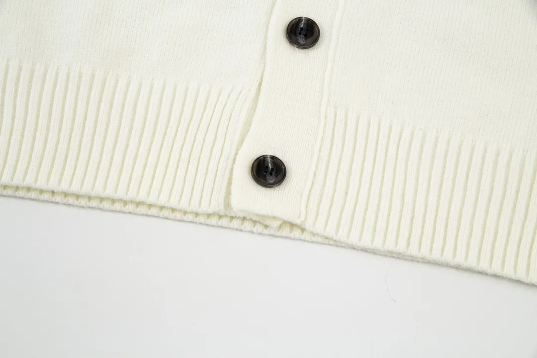P200 A8148# [Christmas Capsule Series] AMI Paris 2024 Autumn and Winter New Product Silver Big Heart Alpaca Blended Soft and Waxy Cardigan Knitted Sweater Oversize Version Same Style for Men and Women Color: Beige Silver Heart Beige Gold Heart Size: S-XL