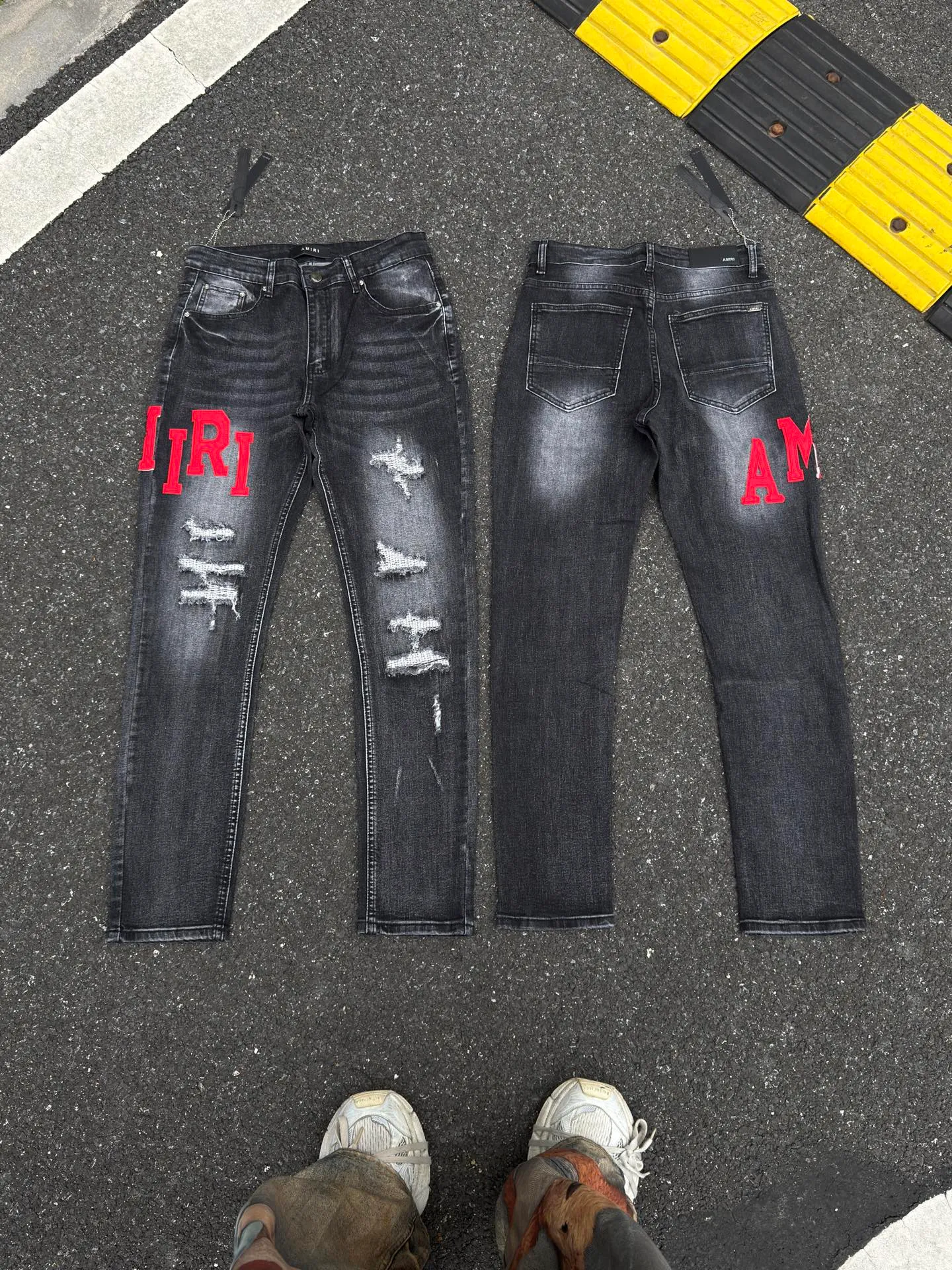 P240 💰AM01 AMIRI new jeans, washed ripped holes, whiskering leather denim trousers, same style for men and women Size: S-XL (28-34)