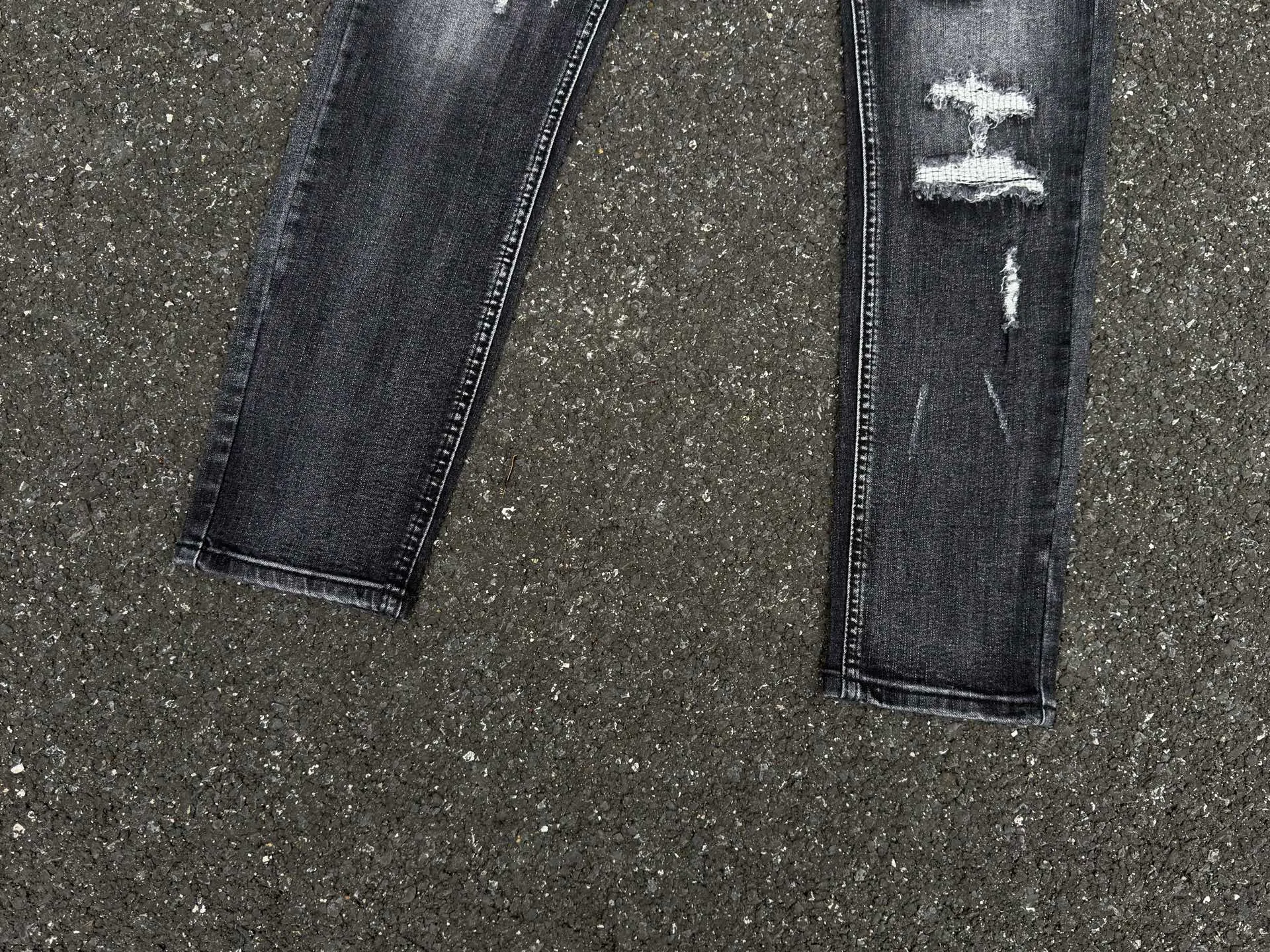 P240 💰AM01 AMIRI new jeans, washed ripped holes, whiskering leather denim trousers, same style for men and women Size: S-XL (28-34)