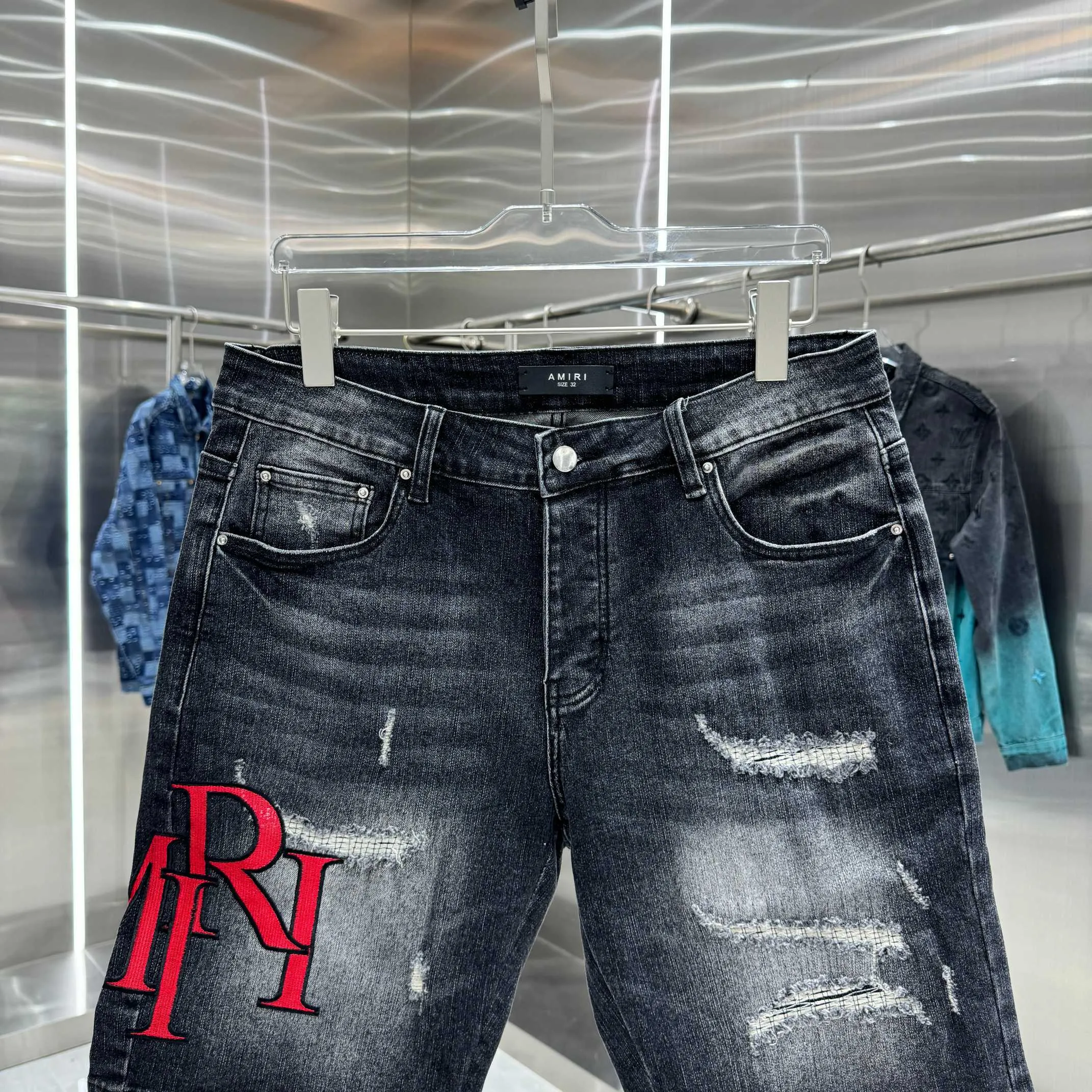 P260 Amiri ripped red letter embroidery craft street fashion jeans shorts Color Black Size 30 32 34 36 38