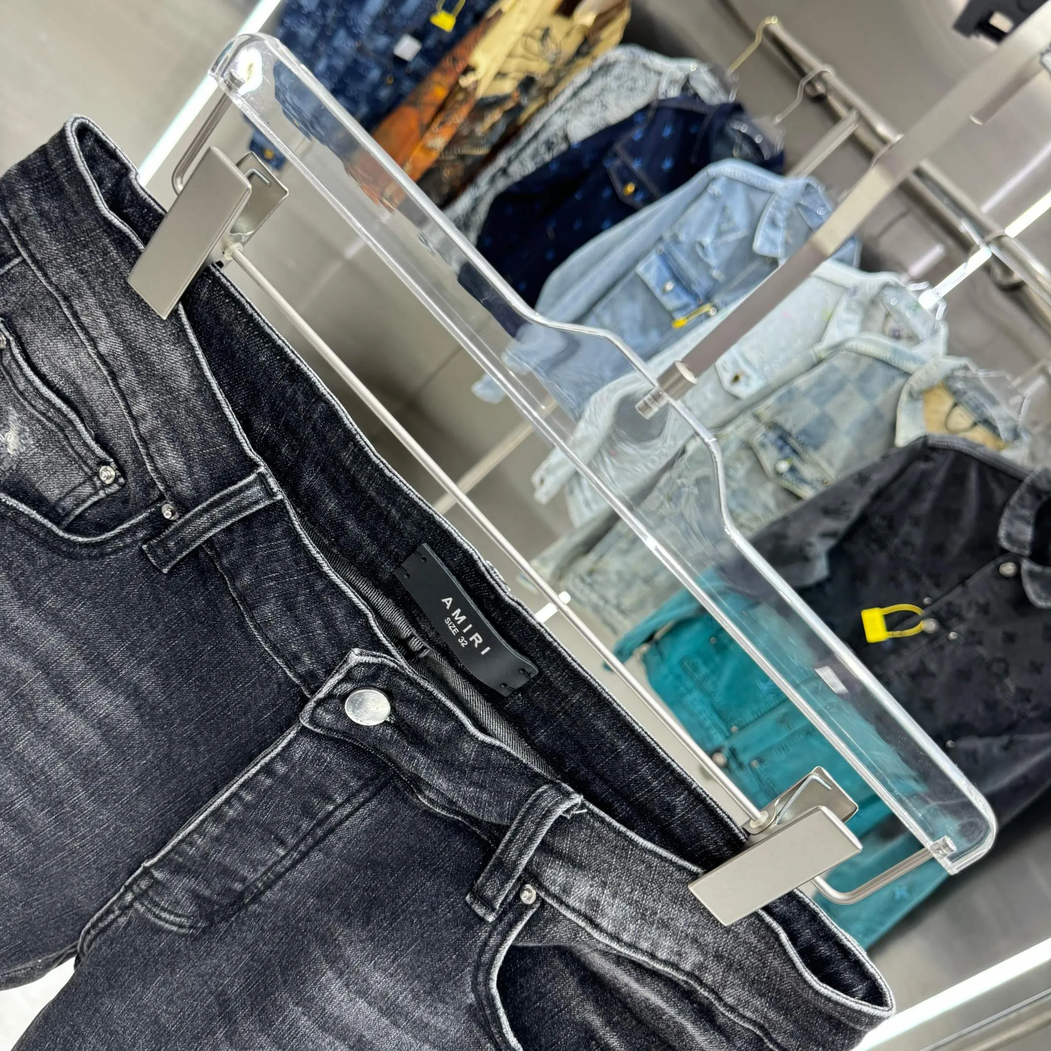 P260 Amiri ripped red letter embroidery craft street fashion jeans shorts Color Black Size 30 32 34 36 38