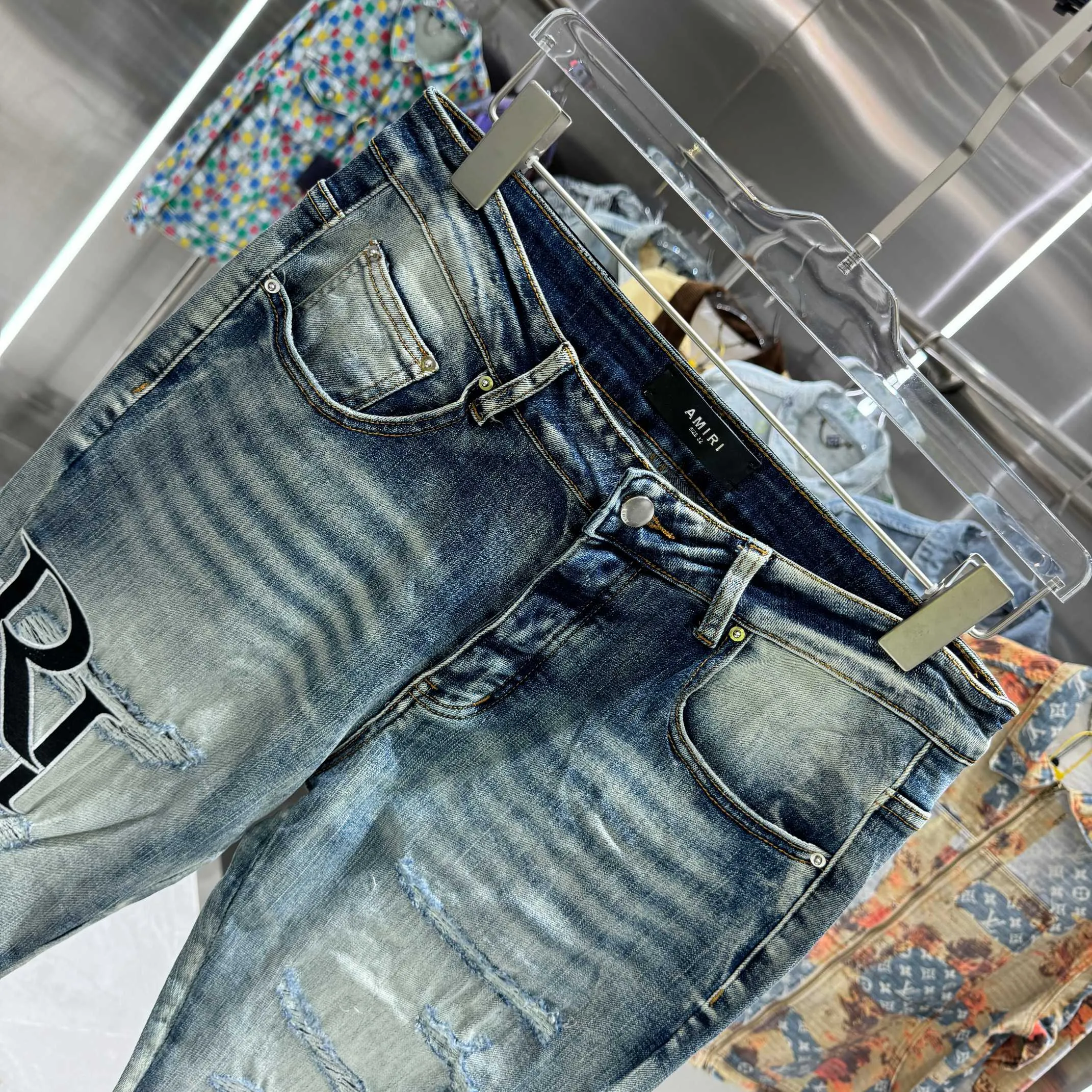 P280 Amiri ripped letter embroidery craft street fashion slim fit stretch jeans color blue size 30 32 34 36 38