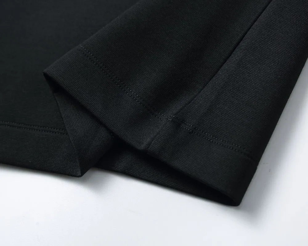P210 AMI🔥The latest custom-made lapel long-sleeved T-shirt Polo has three-dimensional tailoring to meet the simple needs of commuters. The finished product has a good upper body effect, looks slim and is not picky about the figure. Customized imported fabrics, super cost-effective, factory straight hair, absolutely first-class and good quality. From selected fabrics to high-end exquisite workmanship... everything is impeccable. Only good craftsmanship and good fabrics can make you wear a good taste. Size: M-3XL