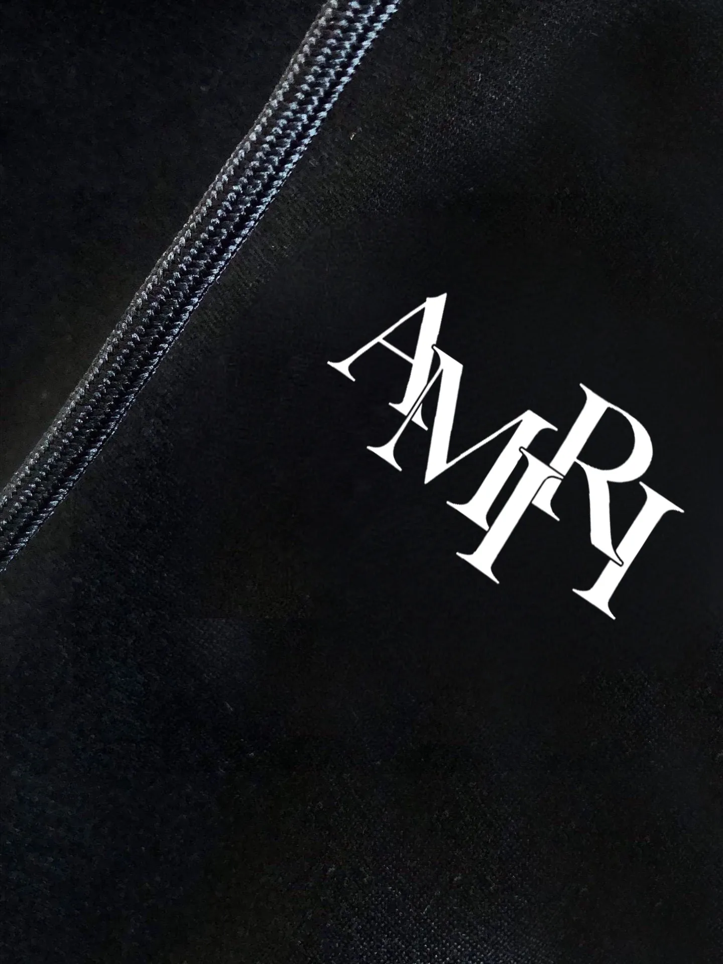 P400 💰 [ARMIRI] (Fat Man Gospel) hot-selling suit is coming. Focus on the original version of the official website. 2025 new hot-selling cardigan sweater suit. The original order is the best 🇭🇰. It is the meticulous work of top designers for a fitting and perfect upper body effect. 100% natural high-quality Roman cotton, close-fitting comfort, noble and elegant! Original hardware embodies elegance and nobility! Counter size: M-5XL (maximum wear up to 220 pounds)