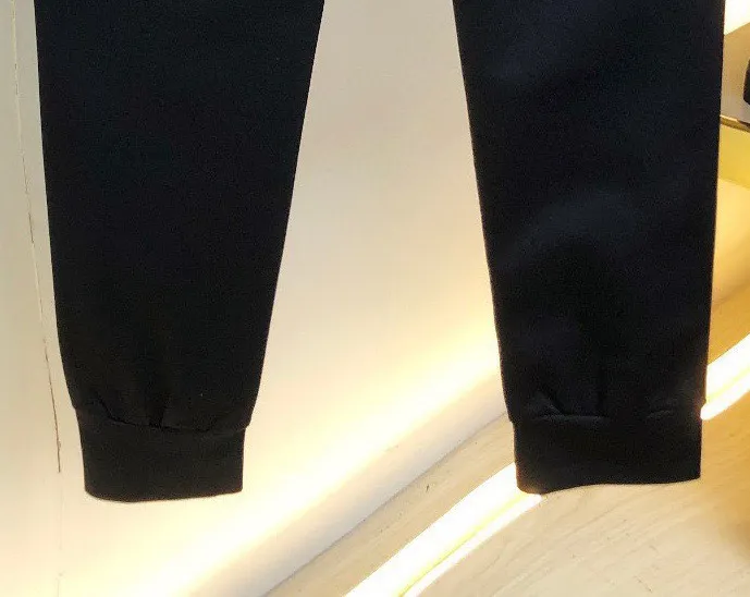 P400 💰 [ARMIRI] (Fat Man Gospel) hot-selling suit is coming. Focus on the original version of the official website. 2025 new hot-selling cardigan sweater suit. The original order is the best 🇭🇰. It is the meticulous work of top designers for a fitting and perfect upper body effect. 100% natural high-quality Roman cotton, close-fitting comfort, noble and elegant! Original hardware embodies elegance and nobility! Counter size: M-5XL (maximum wear up to 220 pounds)