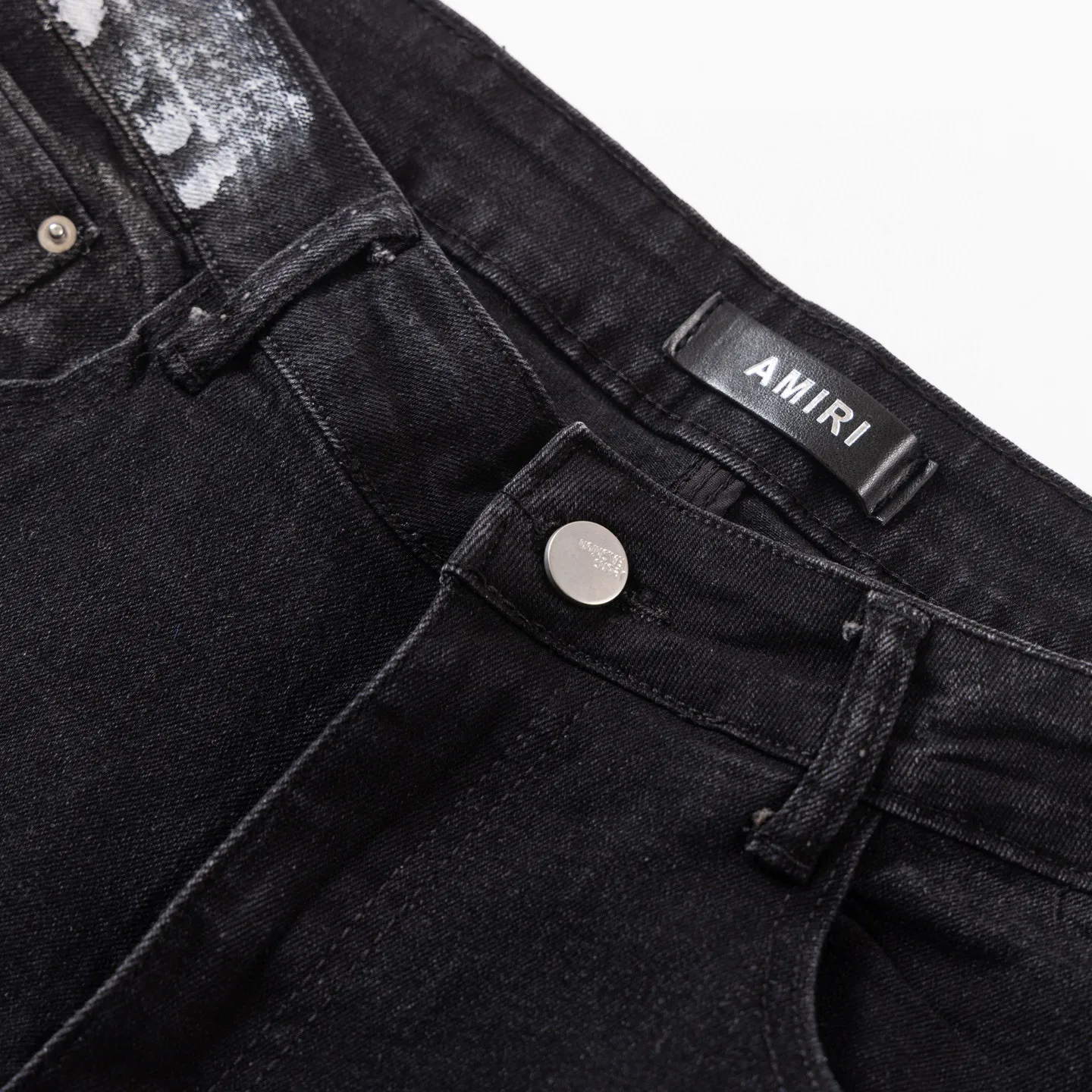 #M85 P168💰 AMIRI patch embroidery jeans trousers AMIRI high street basic ripped tight elastic jeans trousers amiri brand jeans break the production process and cutting of the original jeans, the fabrics are softer and more comfortable Hand-sewn collar label Customized logo buttons Genuine leather tag Color: Picture color Size: 30-32-34-36