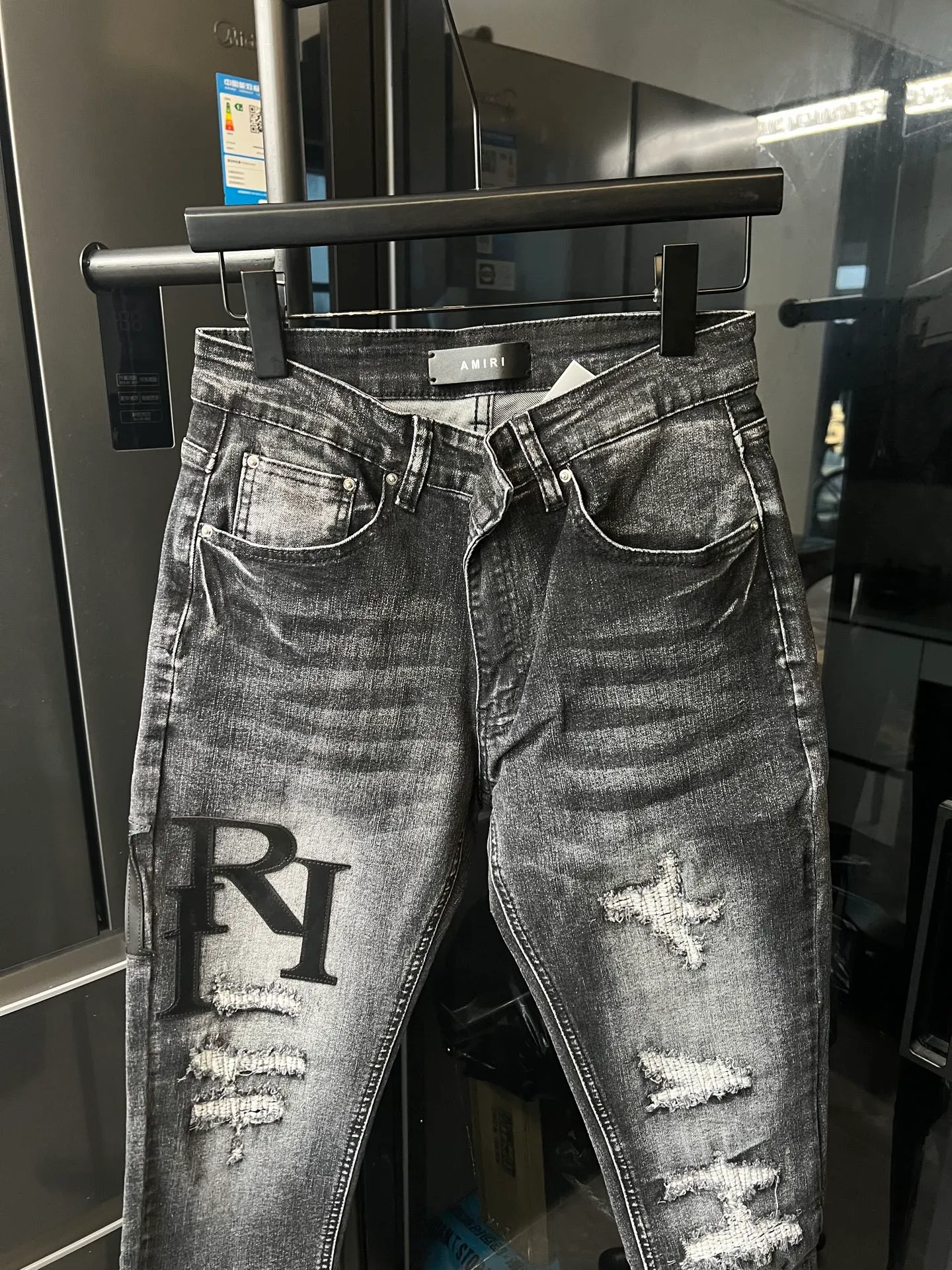P250 [next day] Amiri MX1 25Ss Knee Knife Cut Holes Leather Washed Jeans (Black) Size: 28 30 32 34 (corresponds to s-xl) Detailed sizes can be found in Figure 9