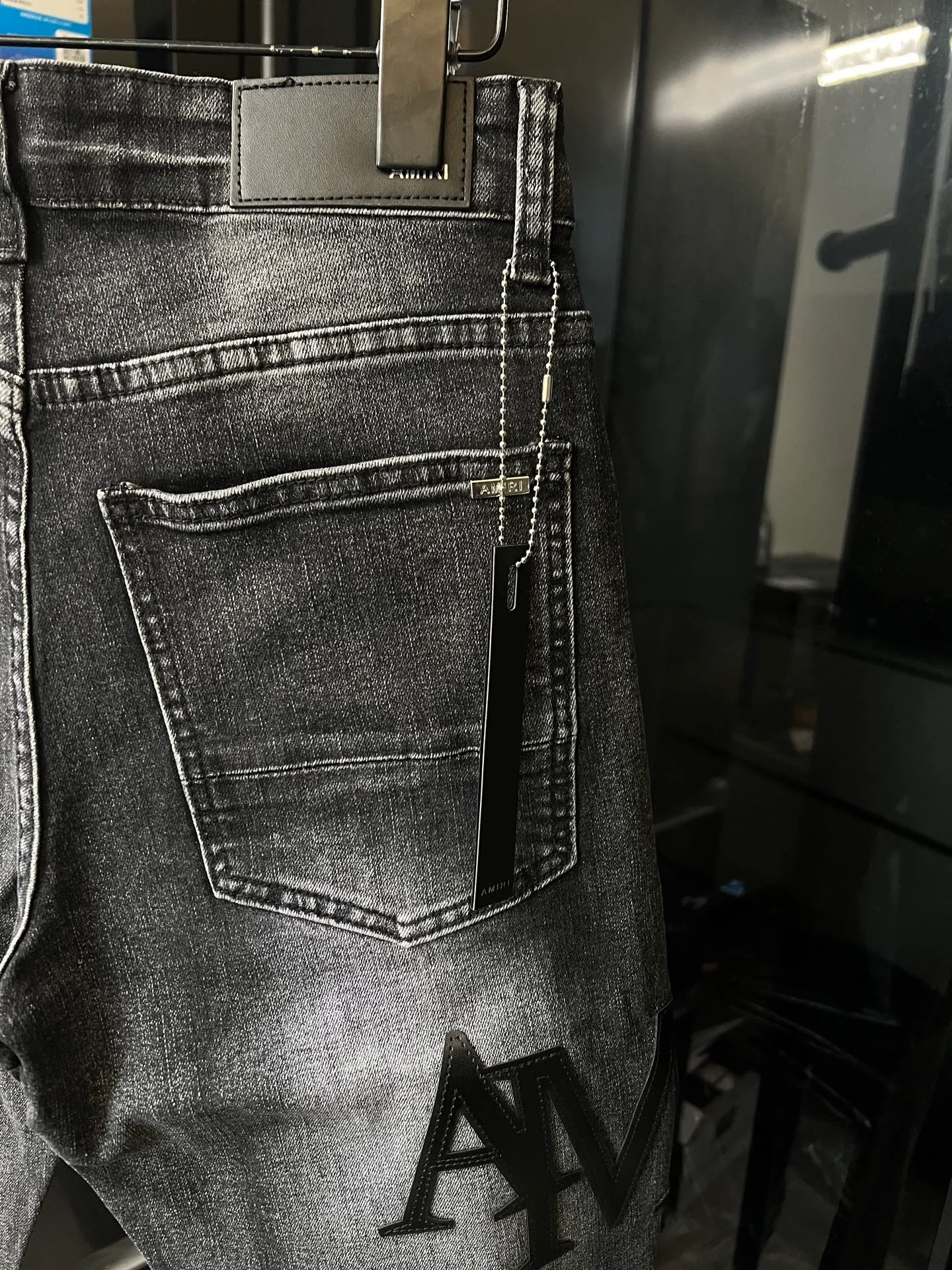 P250 [next day] Amiri MX1 25Ss Knee Knife Cut Holes Leather Washed Jeans (Black) Size: 28 30 32 34 (corresponds to s-xl) Detailed sizes can be found in Figure 9