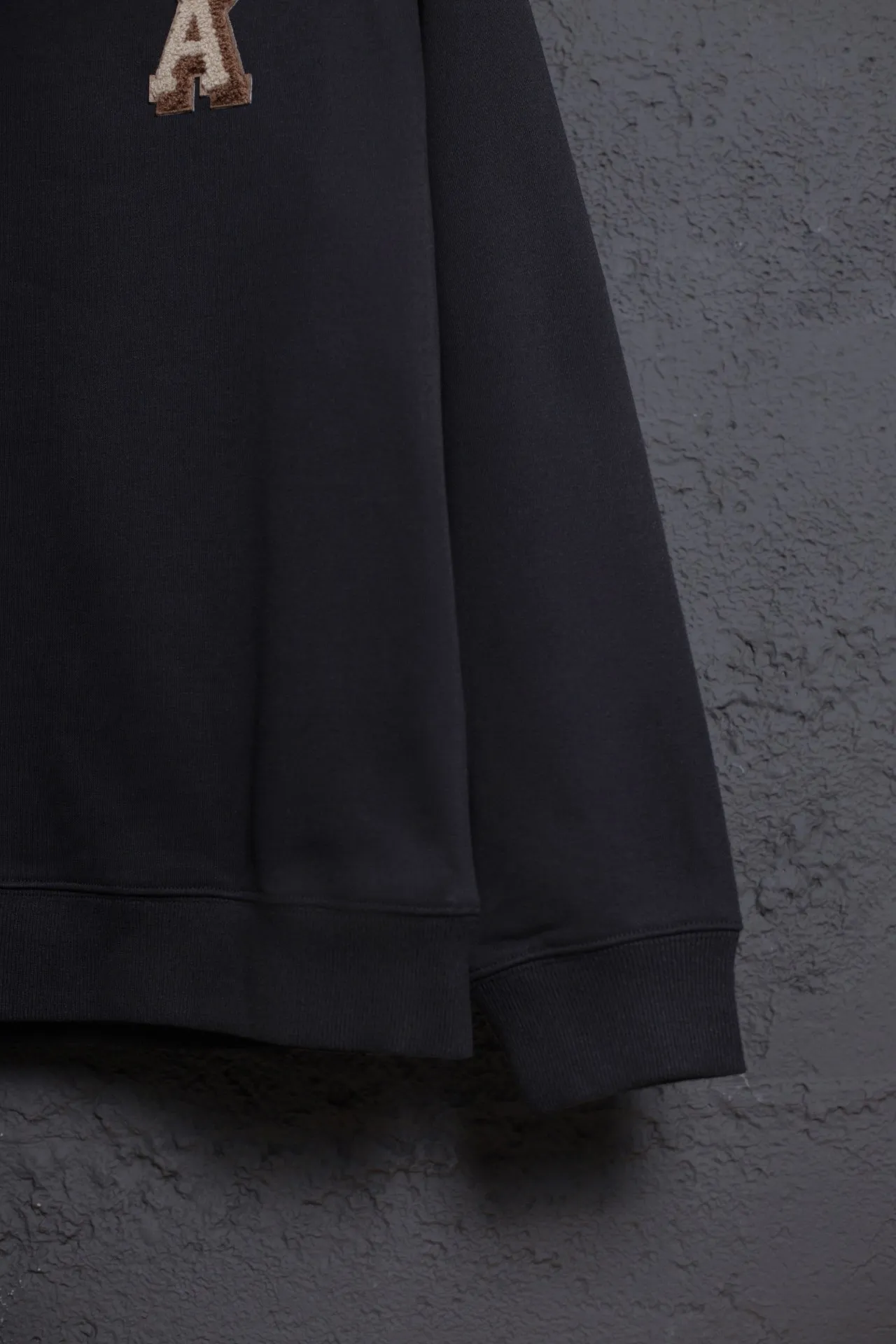P146 AMI 25 new autumn and winter towel embroidered big love towel embroidered raglan round neck sweatshirt, customized 360g pure cotton fabric, high version, new main wheat, washed wheat, same style for men and women, color: black, size: S-XL