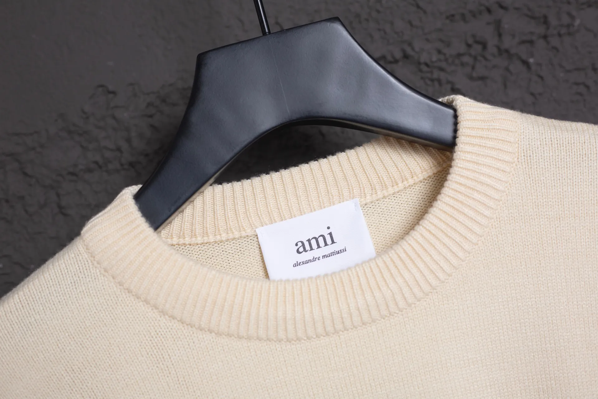 P170 AMI's new classic love chapter crew neck sweater, the highest version, supports comparison, color: apricot, size: S-XL