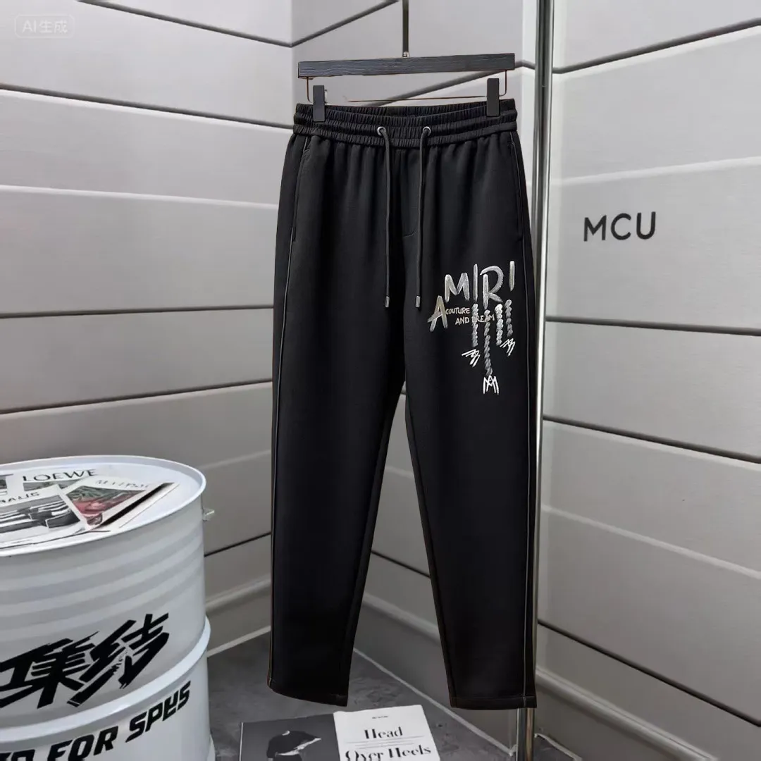 P280 Amiri 🆕2025 new autumn and winter casual pants! The official website will be released simultaneously. The brand's classic LOGO casual pants are made of customized fabrics, which are extremely comfortable and have a strong touch. Highly recognisable, perfect appearance and craftsmanship. Size: M-3XL