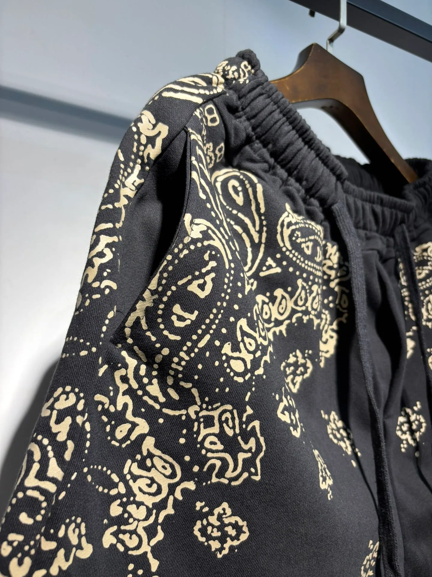 P166 Restocked High Quality 360g Terry Cotton Cashew Flower AMIRI Shorts S. M. L. Xl