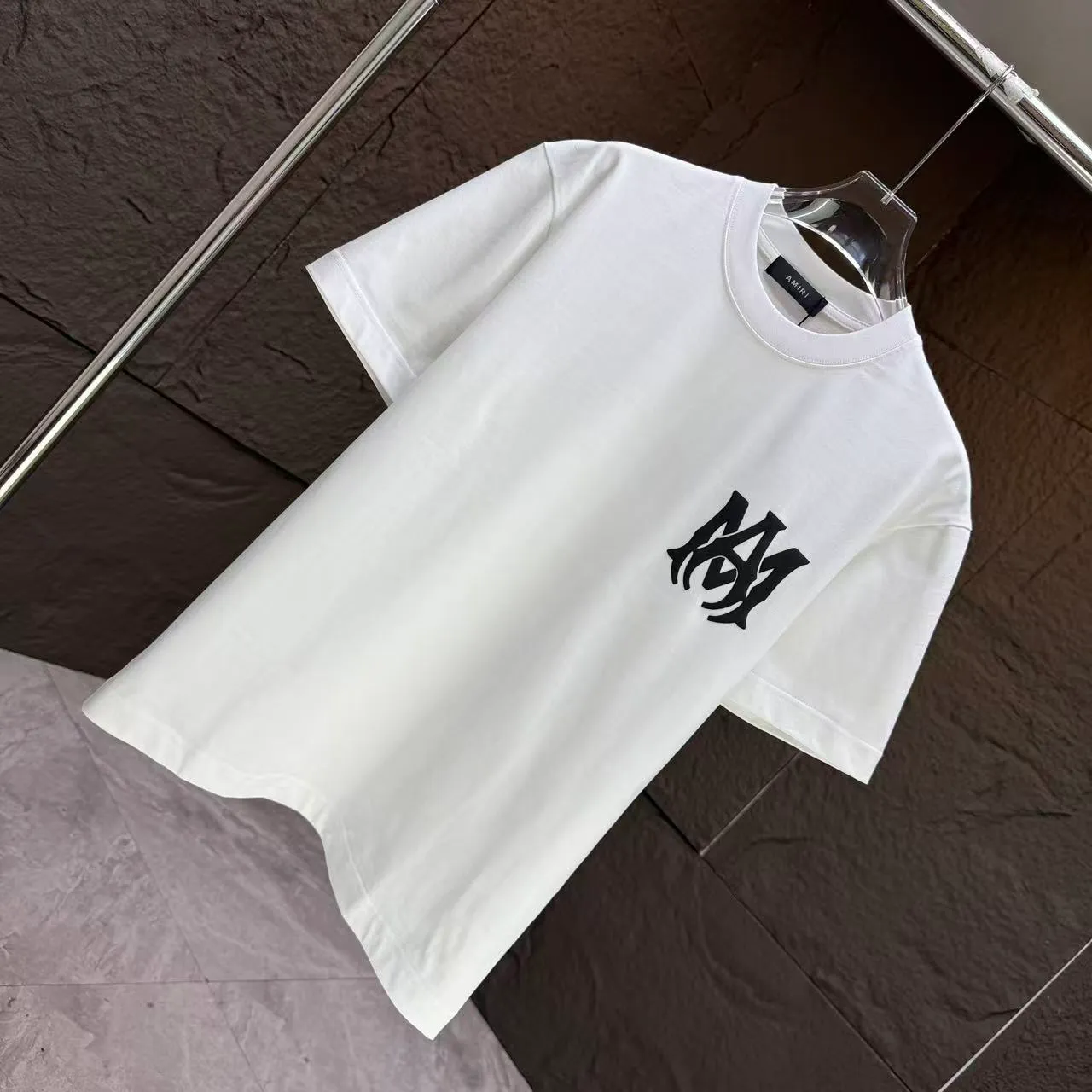 P150 AMIRI* 2025 autumn and winter new short-sleeved T-shirt Customized pure cotton letter logo three-dimensional foam Color: black white clever color dark red Size: S M L XL XXL