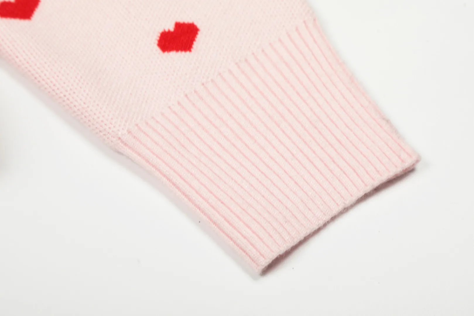 Ami/Ami's new jacquard love-printed goddess style must-have autumn and winter knitted cardigan small jacket Size: S-XL Color: White red heart Black red heart Red white heart Milky apricot purple heart Navy blue white heart Pink red heart