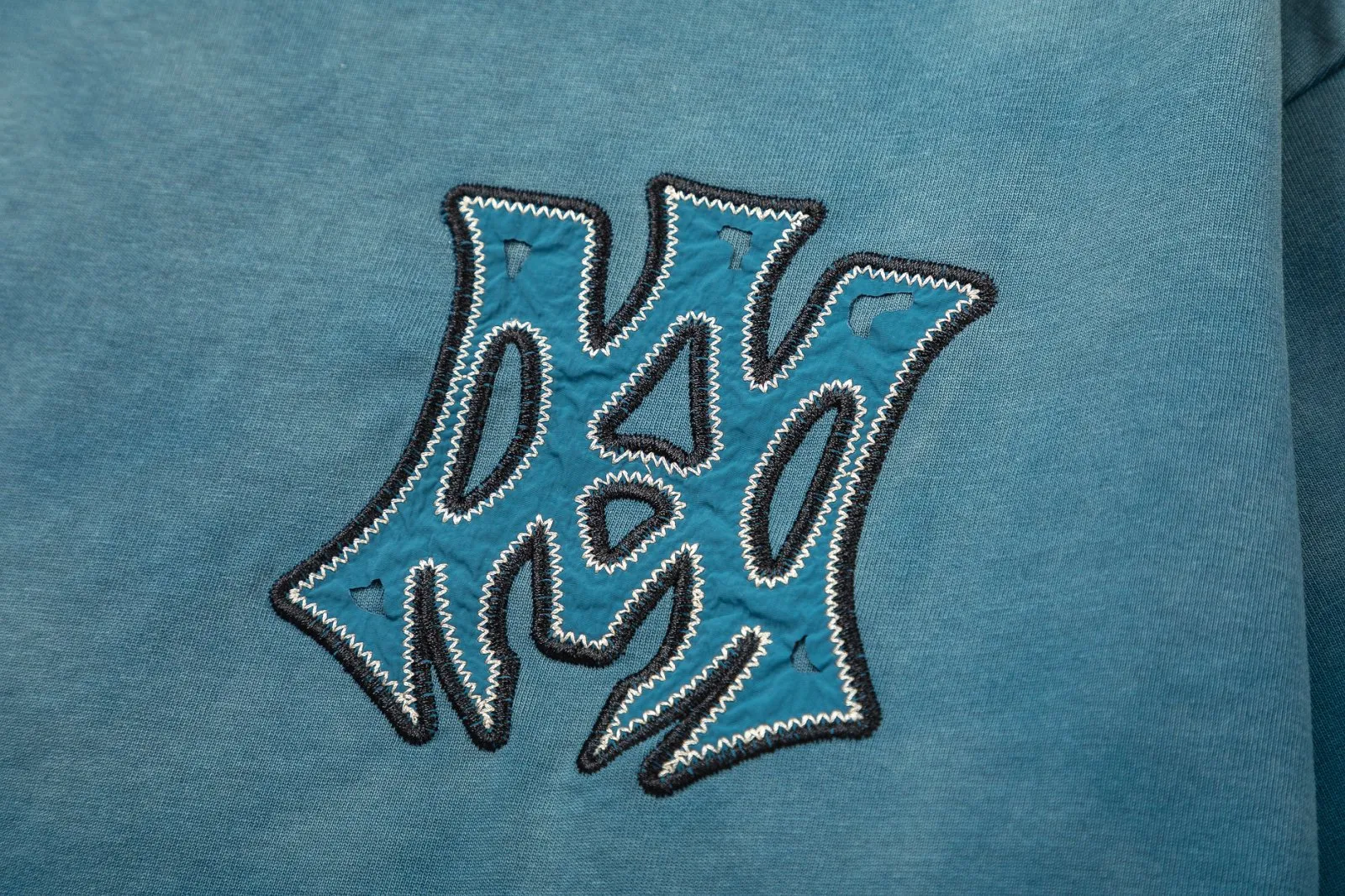 8015#P170amiri washed patch with embroidered logo, made of 300g fabric, color: black, lake blue. Size: S M L XL