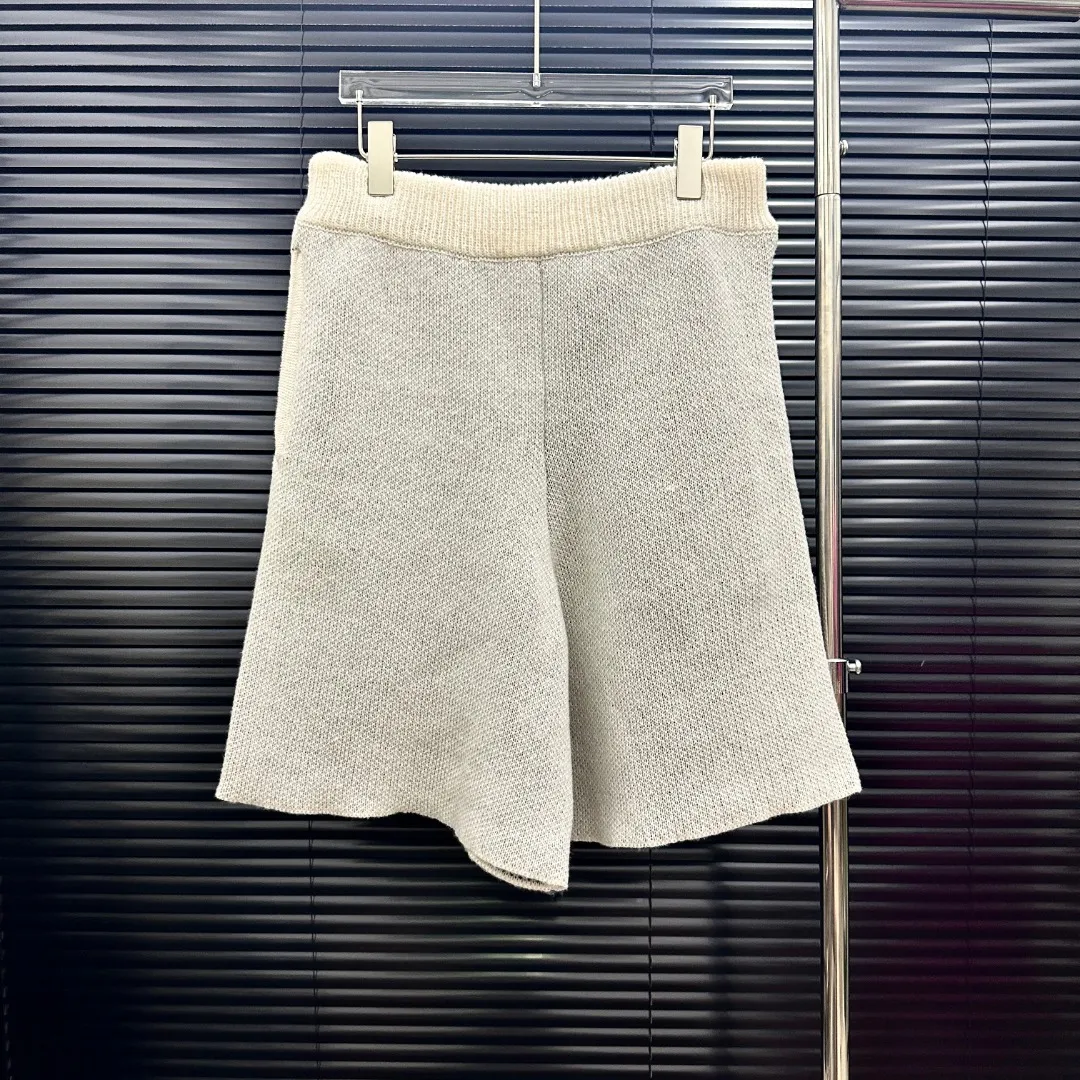 P360 The suit is not sold separately. Style: AMIRI casual knitted vest and shorts suit. Size: S-XXL. Fabric: wool blend. Accessories: full set of customized original accessories. No gender distinction. Same style for men and women.