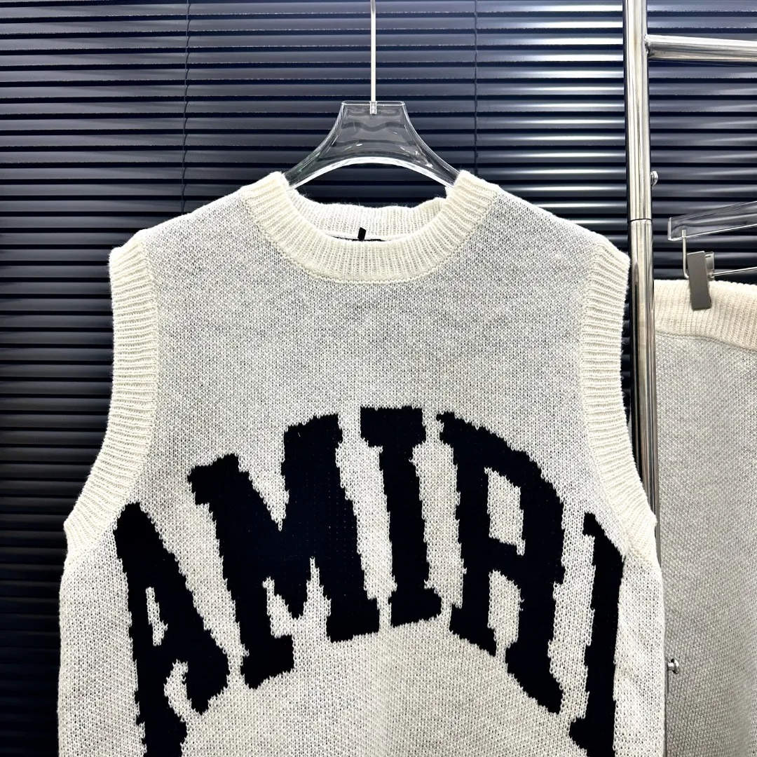 P360 The suit is not sold separately. Style: AMIRI casual knitted vest and shorts suit. Size: S-XXL. Fabric: wool blend. Accessories: full set of customized original accessories. No gender distinction. Same style for men and women.