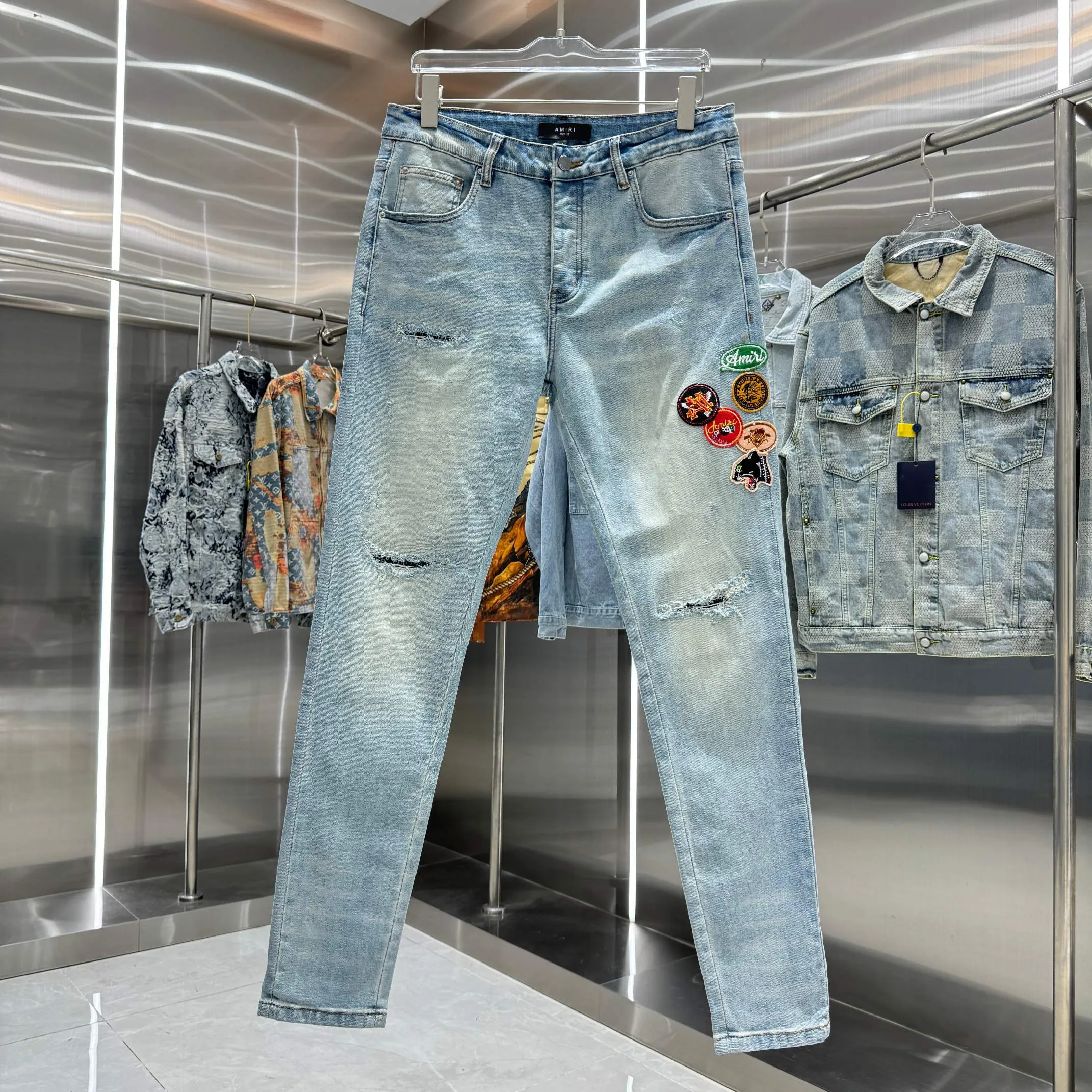 P290 Amiri ripped patch pattern embroidered street fashion slim fit stretch jeans Color light blue Size 30 32 34 36 38