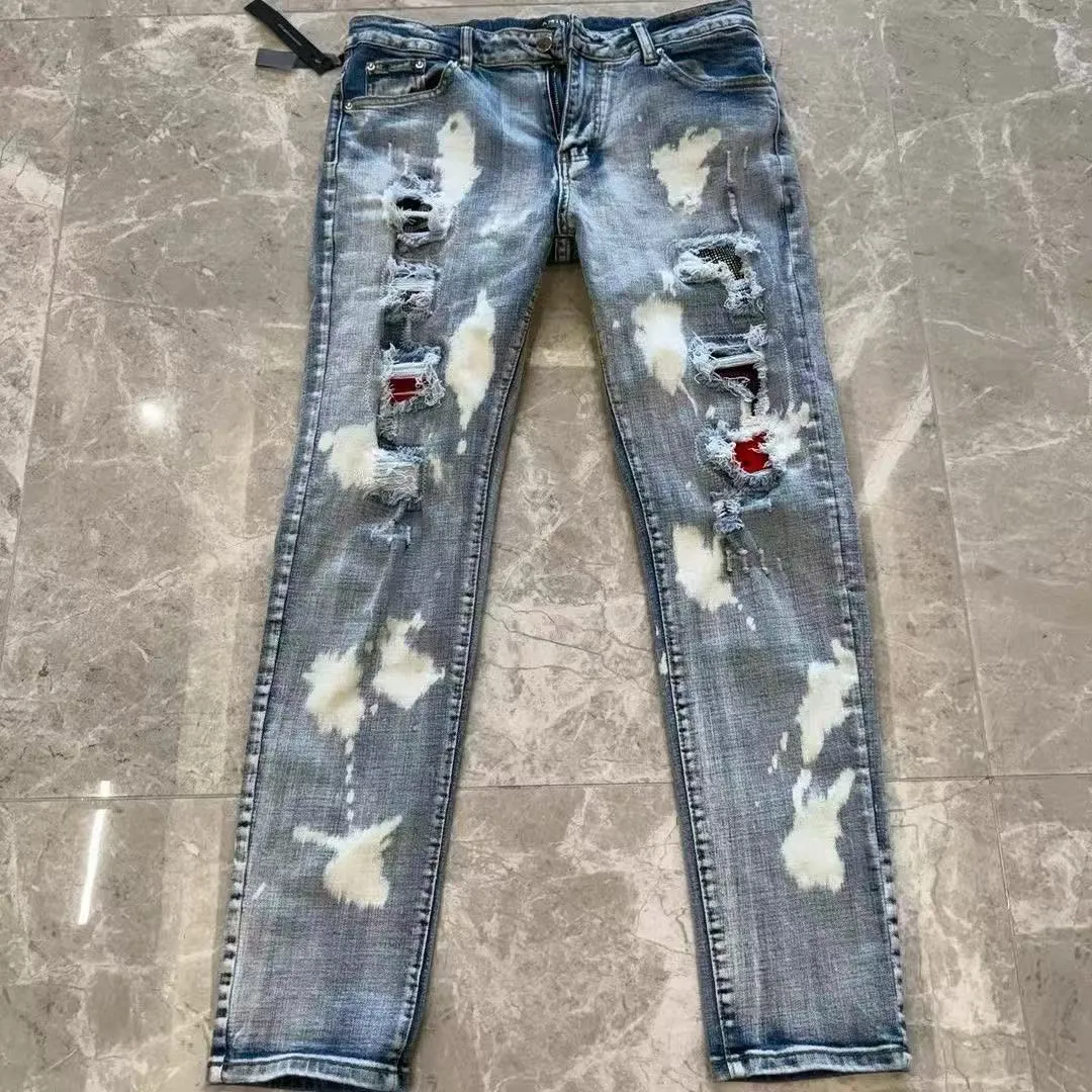 P166 Top replica AMIRI denim shorts AMIRI high street basic ripped tight stretch jeans trousers Amiriamiri is transliterated as Emil, which is the name of the founder. Mike Amiri, the founder of amiri, grew up in Los Angeles, USA. He was influenced by the local street culture Rock since he was a child, so he founded the amiri brand named after himself. A variety of trendy clothing meets the needs of different fashion players. Amiri clothing has novel and unique styles and is a well-known street brand in the United States. Many of its styles and styles are loved by many street photographers. Various clothing styles meet the needs of different people, show their unique temperament, and show the trend of dressing. amiri's jeans are relatively famous. Not only do they have many styles, but the quality of the jeans is also very good. Many celebrities have also worn amiri brand jeans. Fashionability.  Color; picture color Size: m l xl xxl