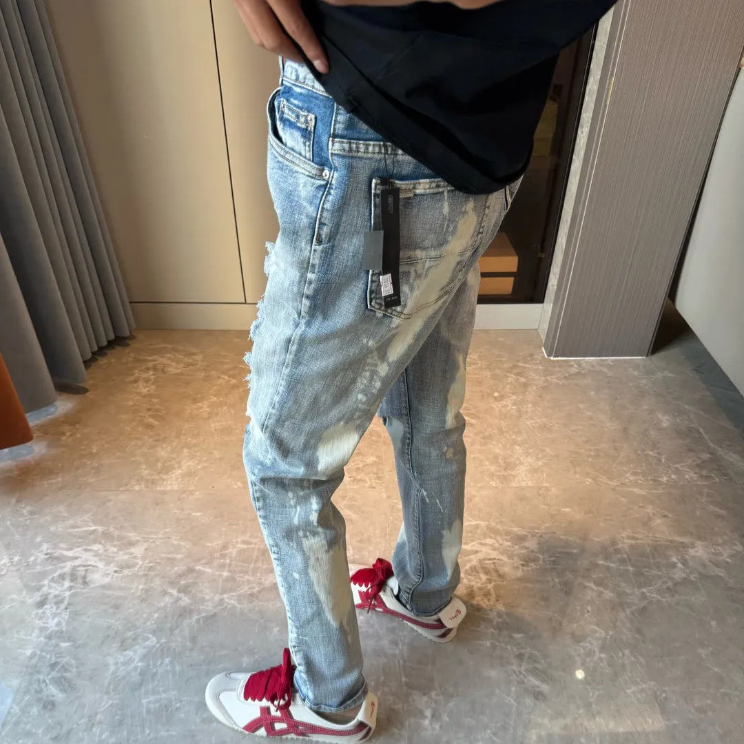 P166 Top replica AMIRI denim shorts AMIRI high street basic ripped tight stretch jeans trousers Amiriamiri is transliterated as Emil, which is the name of the founder. Mike Amiri, the founder of amiri, grew up in Los Angeles, USA. He was influenced by the local street culture Rock since he was a child, so he founded the amiri brand named after himself. A variety of trendy clothing meets the needs of different fashion players. Amiri clothing has novel and unique styles and is a well-known street brand in the United States. Many of its styles and styles are loved by many street photographers. Various clothing styles meet the needs of different people, show their unique temperament, and show the trend of dressing. amiri's jeans are relatively famous. Not only do they have many styles, but the quality of the jeans is also very good. Many celebrities have also worn amiri brand jeans. Fashionability.  Color; picture color Size: m l xl xxl