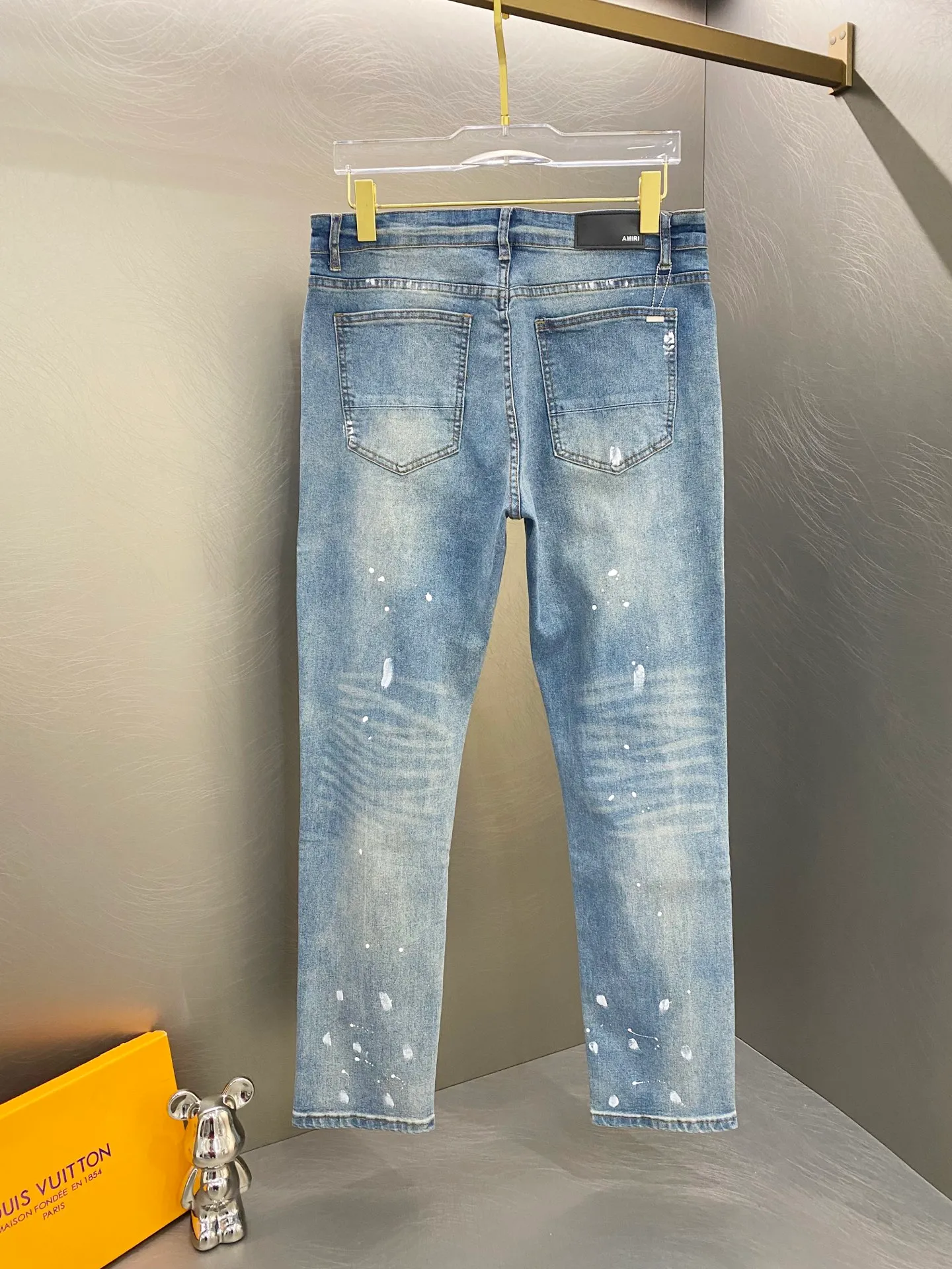 P240 Amiri ripped holes splashed with ink and hot diamonds MX1 leather denim patch jeans high street slim jeans distressed ripped holes high street slim trousers Size: 28-34 corresponding to S-XL