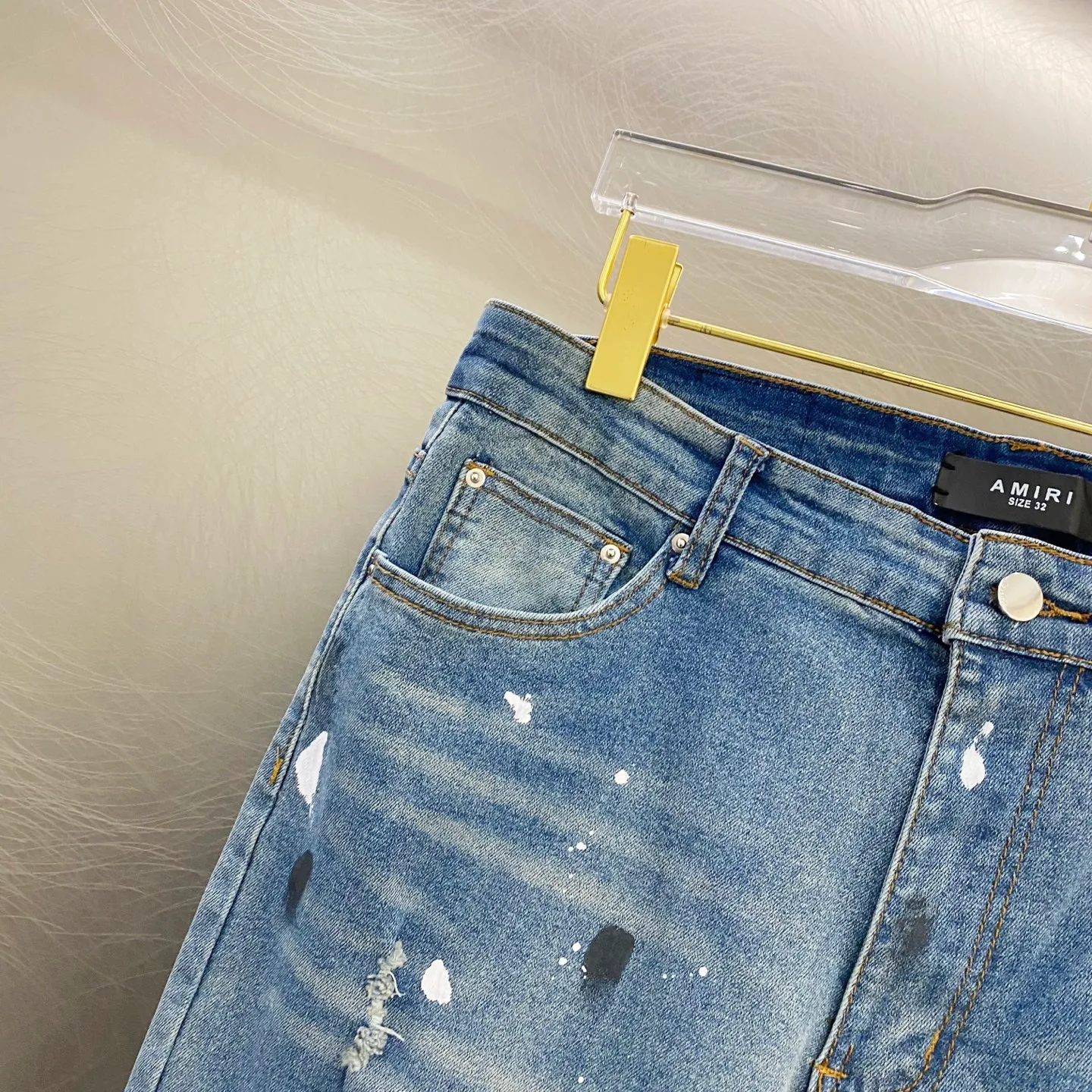 P240 Amiri ripped holes splashed with ink and hot diamonds MX1 leather denim patch jeans high street slim jeans distressed ripped holes high street slim trousers Size: 28-34 corresponding to S-XL
