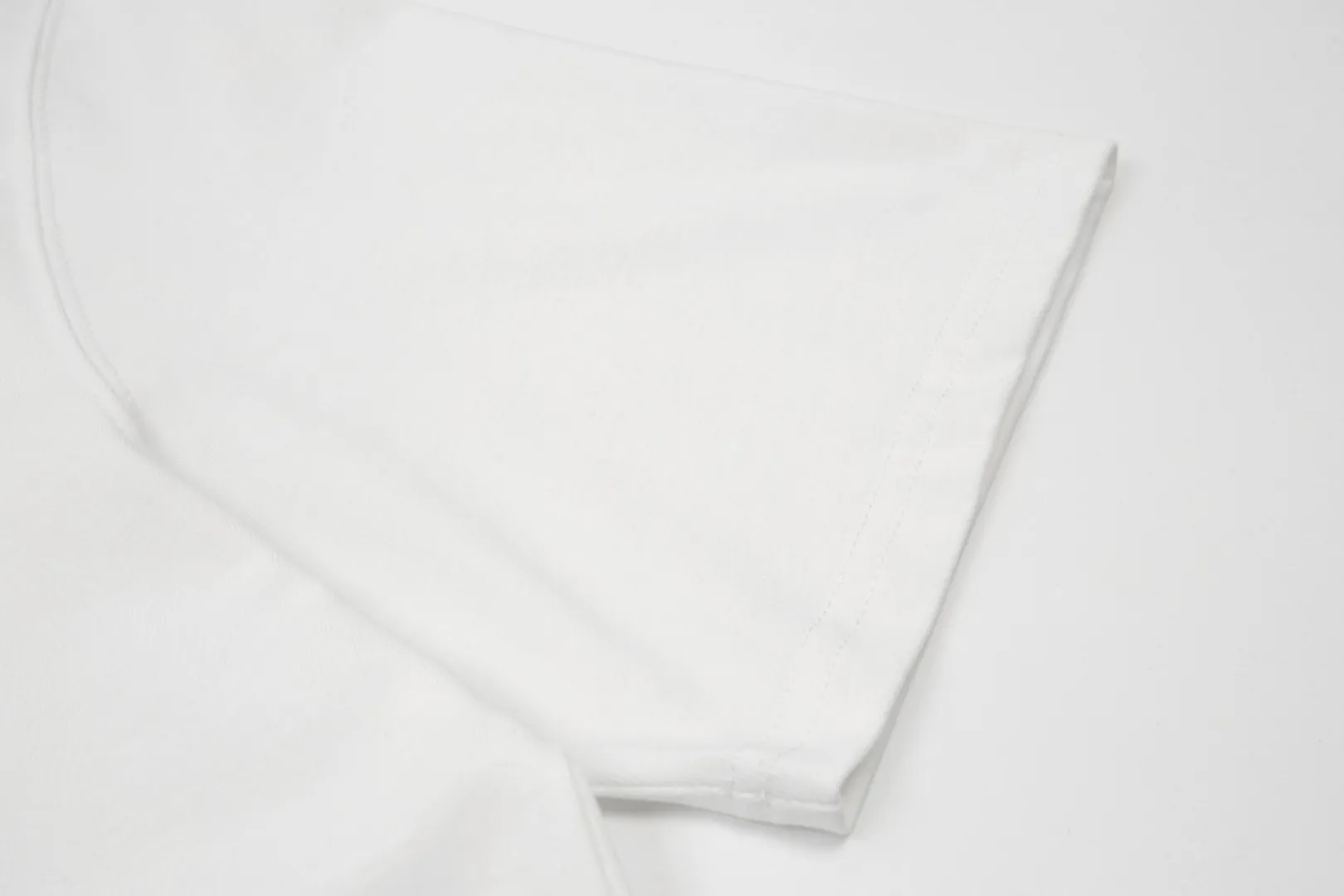 Ami Amy 2024ss autumn classic small embroidered love short sleeves ✅240G Xinjiang long-staple cotton top double yarn, shrinkage rate controlled at 2%, export-grade solid color quality, truly not easy to deform, shrink, and not fade ✅The maximum size can be worn 230 pounds, no pressure to export to Europe and the United States, sizes S-XL Color: 7 colors, white, black, gray, blue, navy, dark green, coffee