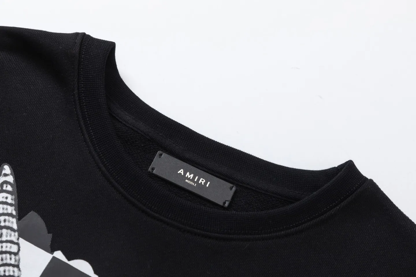 7042#P240 [WESLANG co-branded] AMIRI 2022 autumn and winter new men's clothing series cotton printed sweatshirt. Color: black. Size: S M L XL