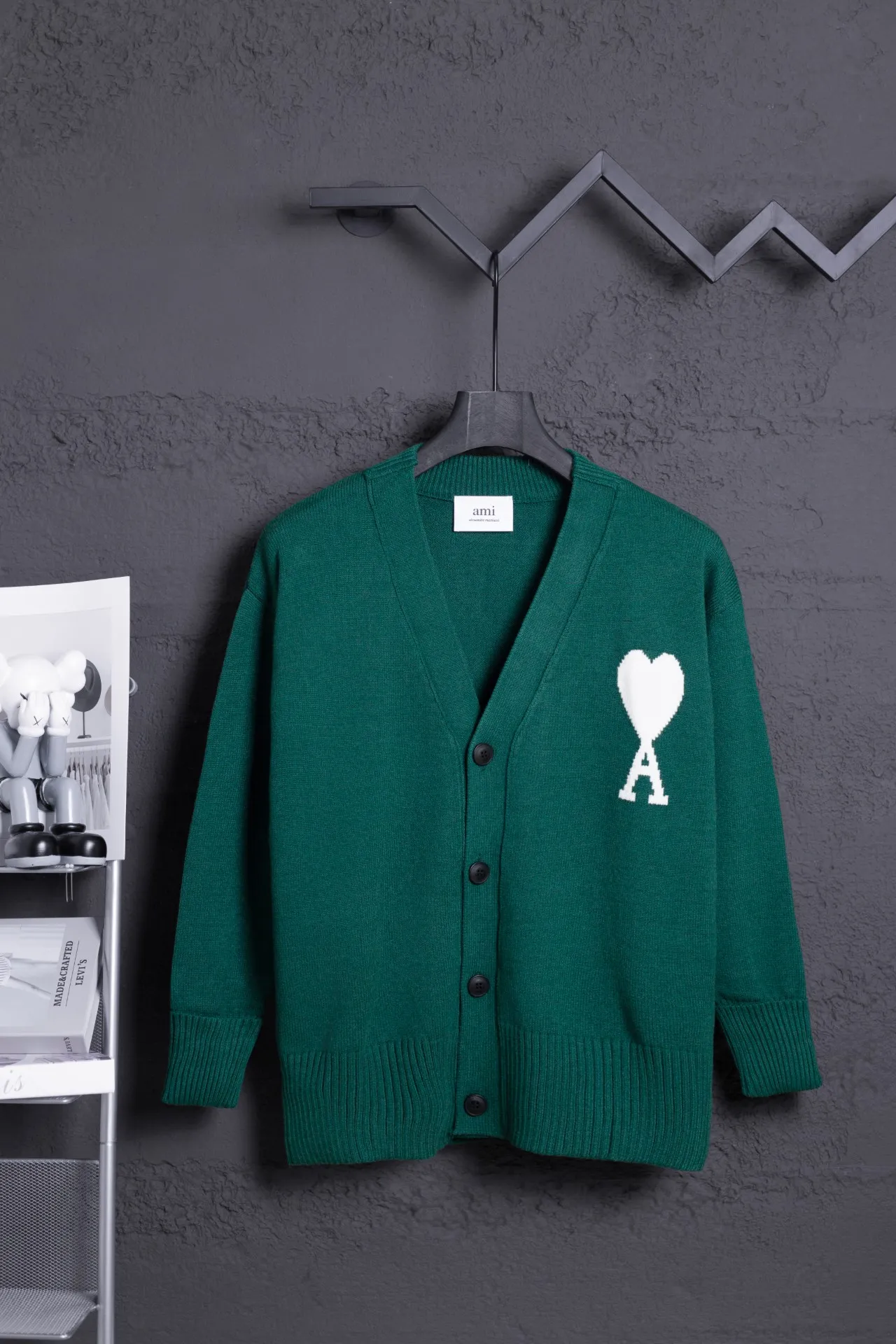 P186 Style No.: MQ802 AMI Classic Big Love Series Jacquard Cardigan Sweater Highest Version Supports Comparison Color: Dark Green Size: S-XL