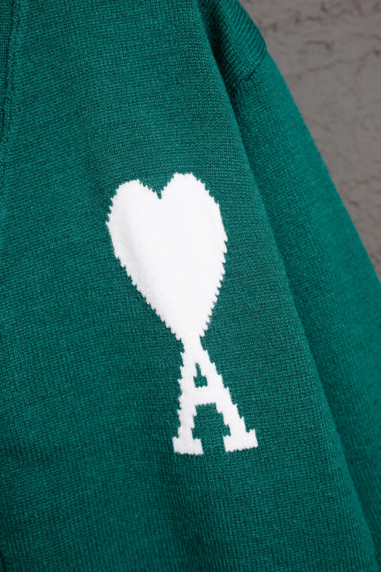 P186 Style No.: MQ802 AMI Classic Big Love Series Jacquard Cardigan Sweater Highest Version Supports Comparison Color: Dark Green Size: S-XL